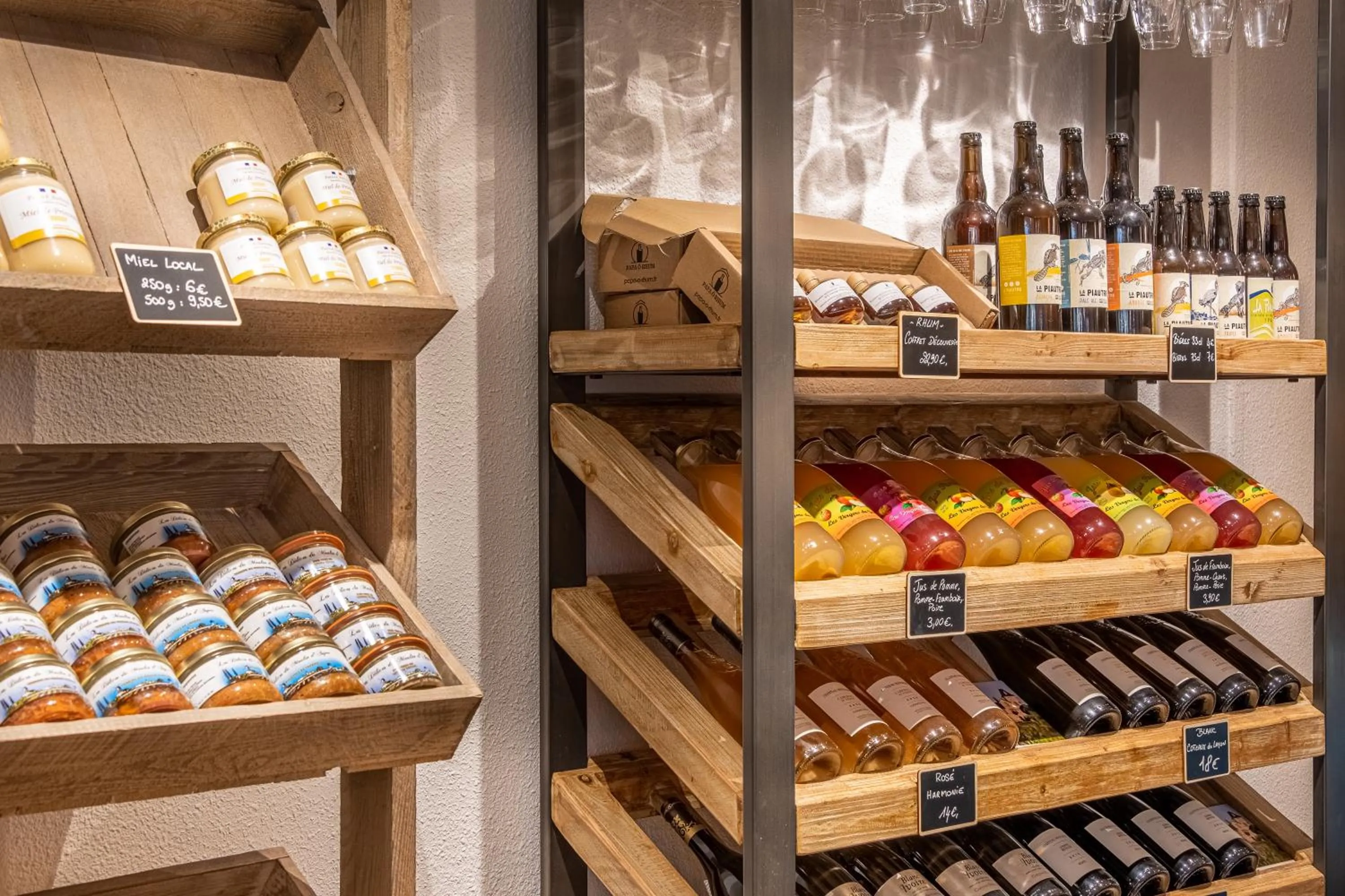 On-site shops in The Originals City, Angers Sud, Le Village 49