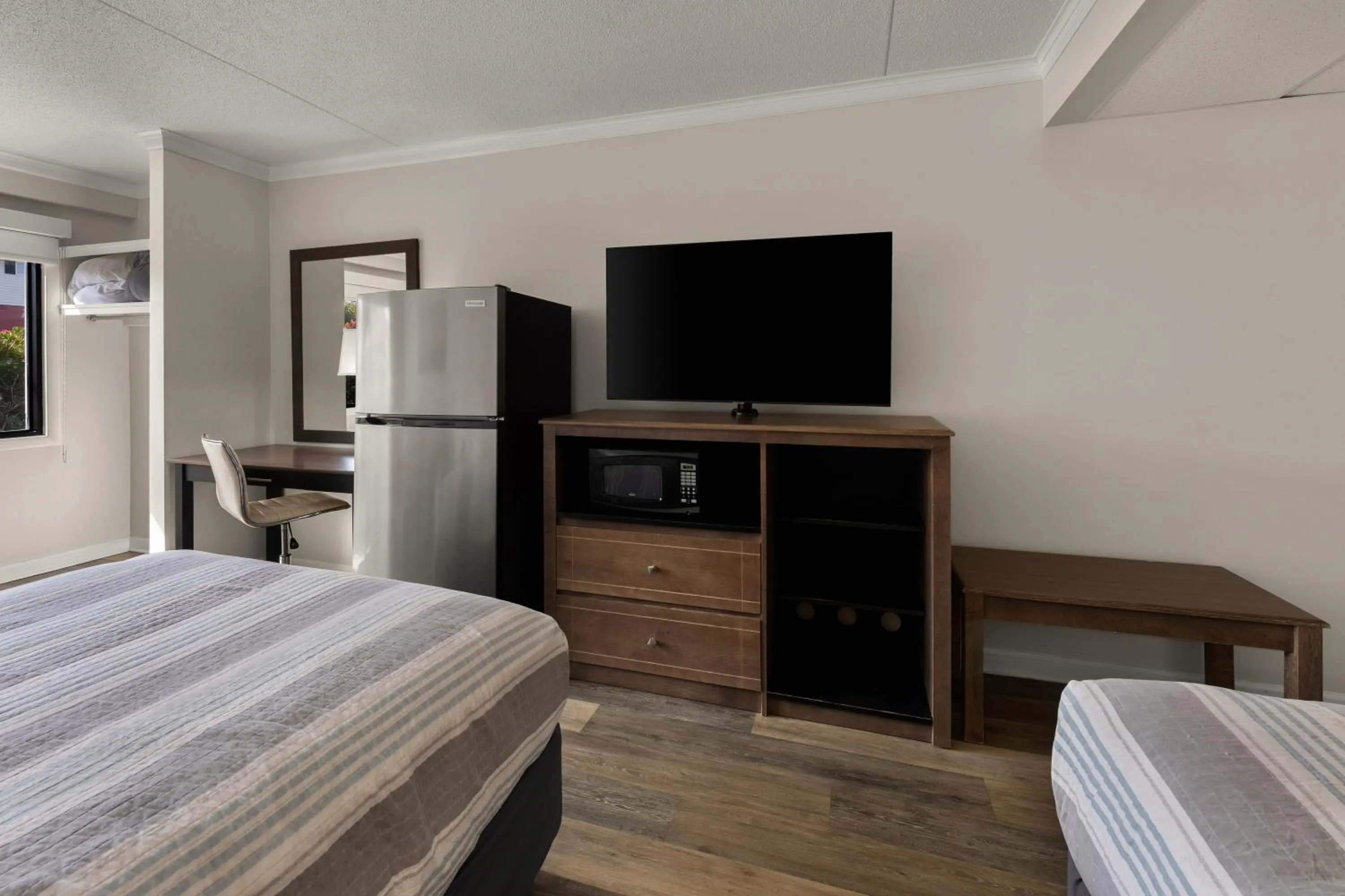 TV and multimedia, Bed in Atlantic Oceanside Dewey