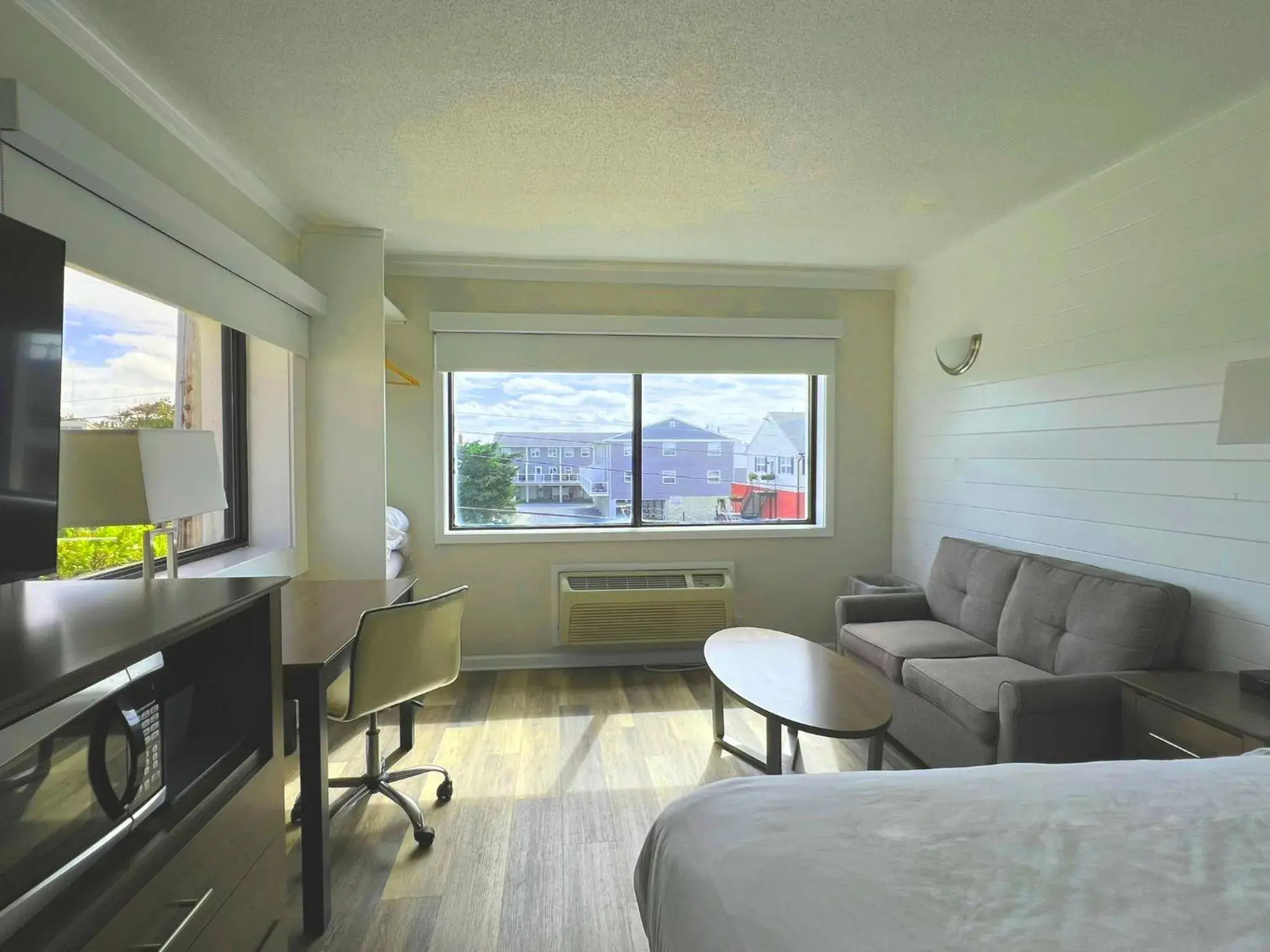 Photo of the whole room, Bed in Atlantic Oceanside Dewey Photo of the whole room, Bed in Atlantic Oceanside Dewey