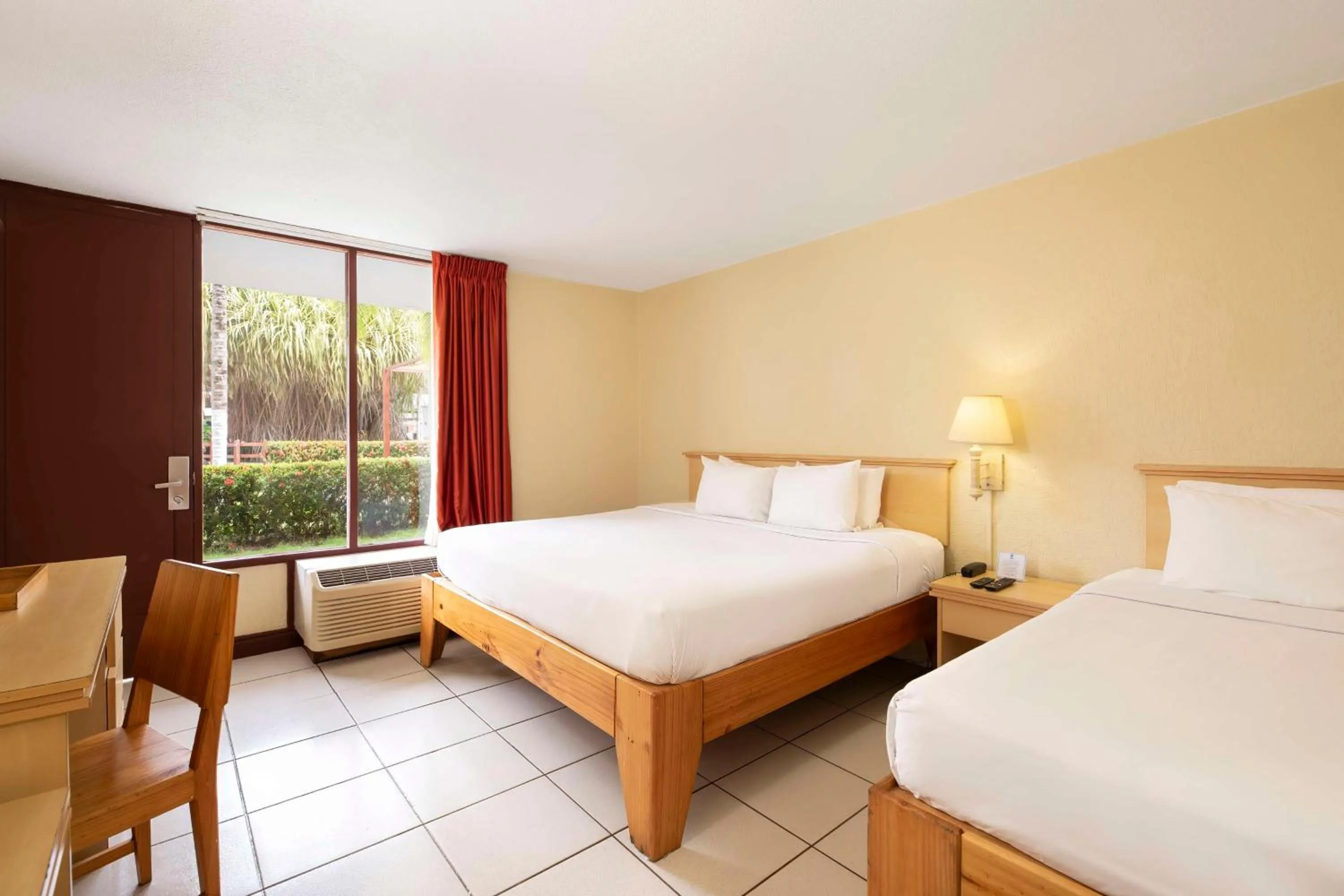 Bedroom, Bed in Best Western Jaco Beach All Inclusive Resort