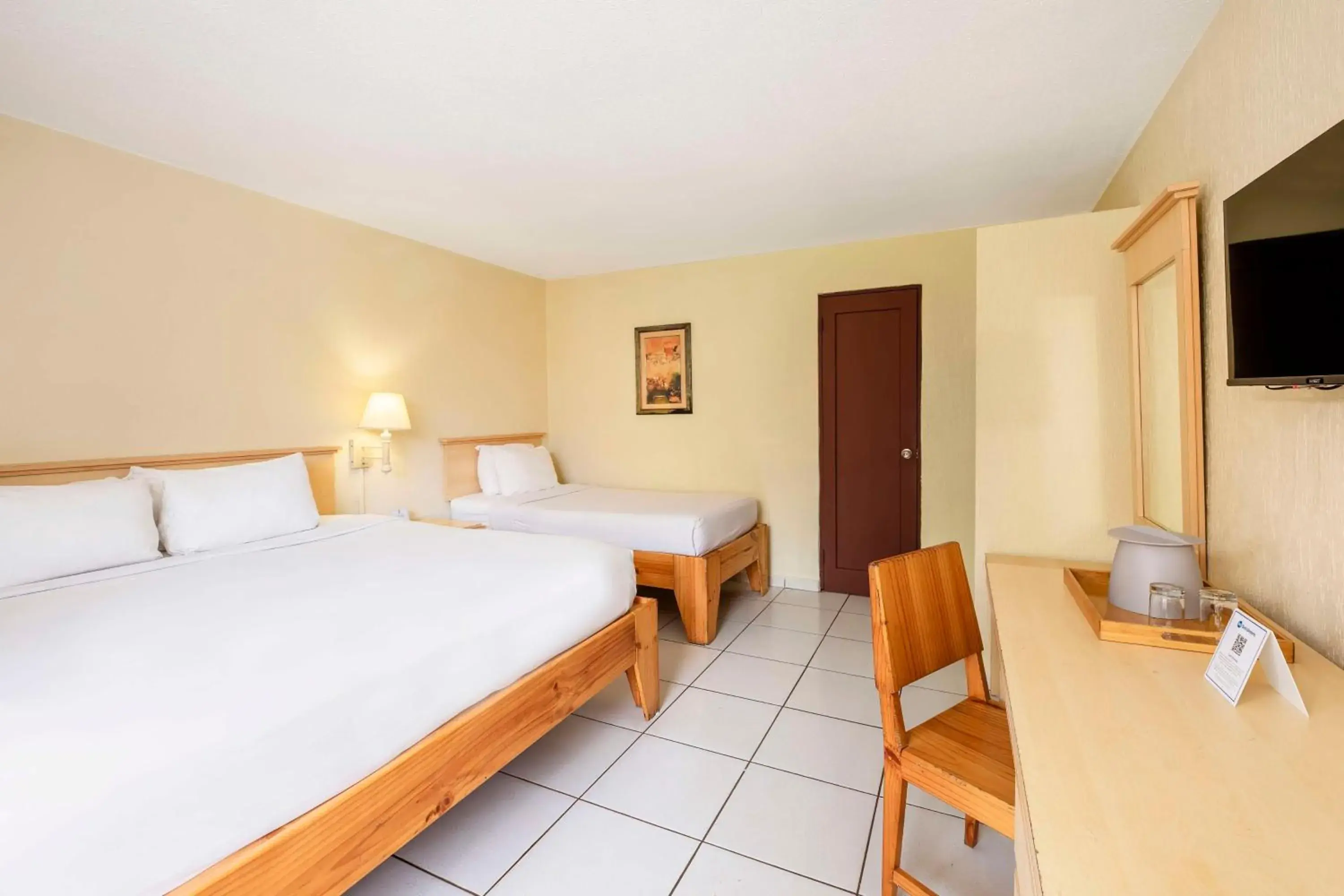 Property building, Bed in Best Western Jaco Beach All Inclusive Resort Property building, Bed in Best Western Jaco Beach All Inclusive Resort
