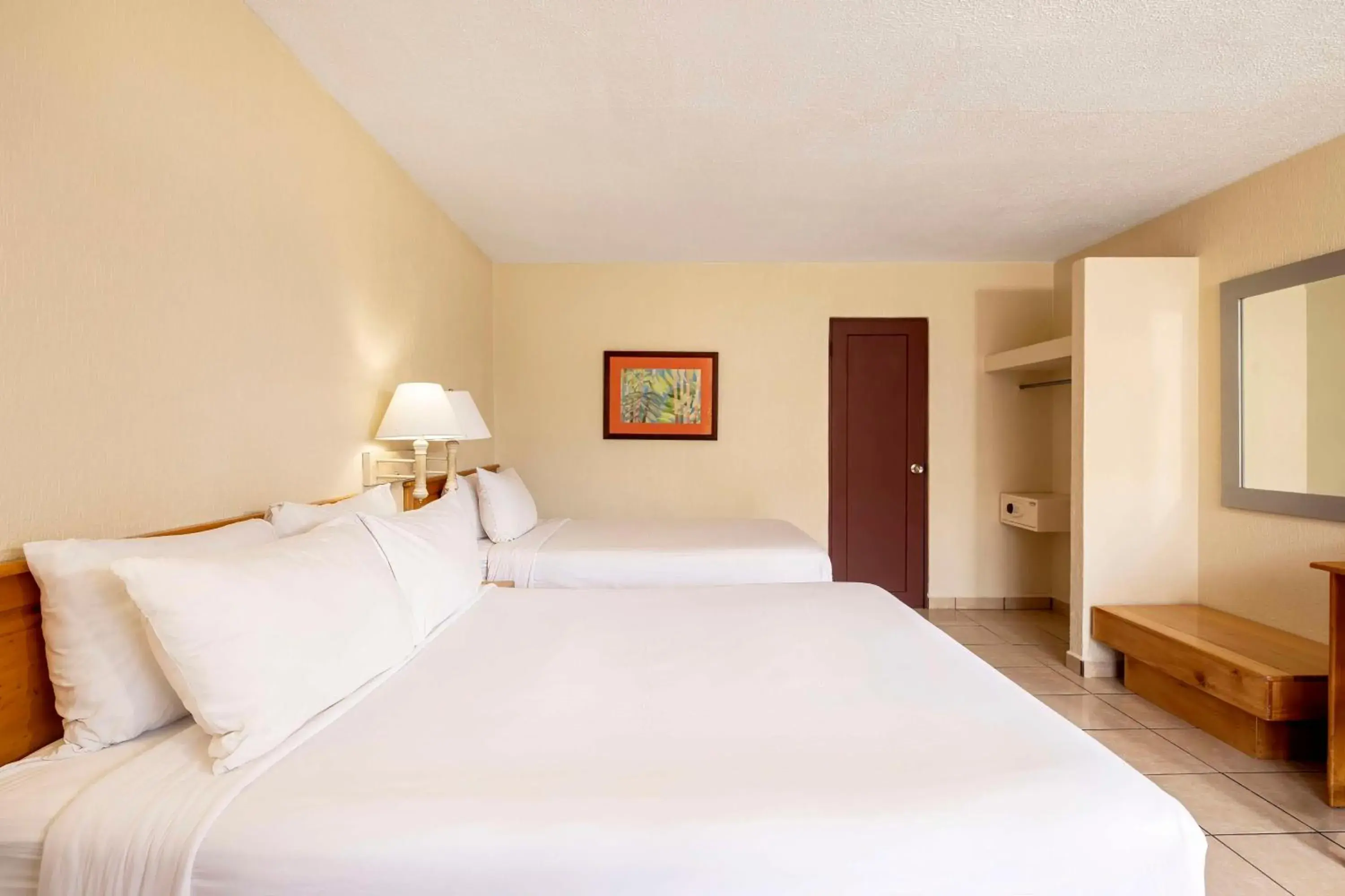 Bedroom, Bed in Best Western Jaco Beach All Inclusive Resort Bedroom, Bed in Best Western Jaco Beach All Inclusive Resort