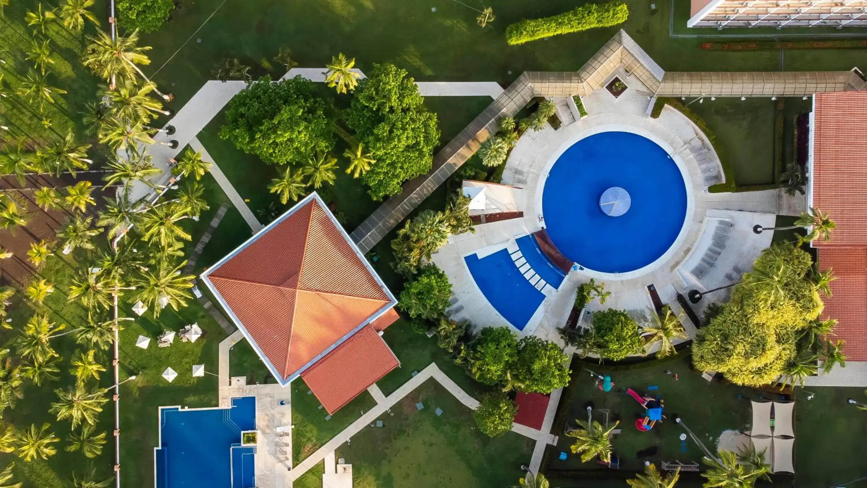 Swimming pool in Best Western Jaco Beach All Inclusive Resort Swimming pool in Best Western Jaco Beach All Inclusive Resort