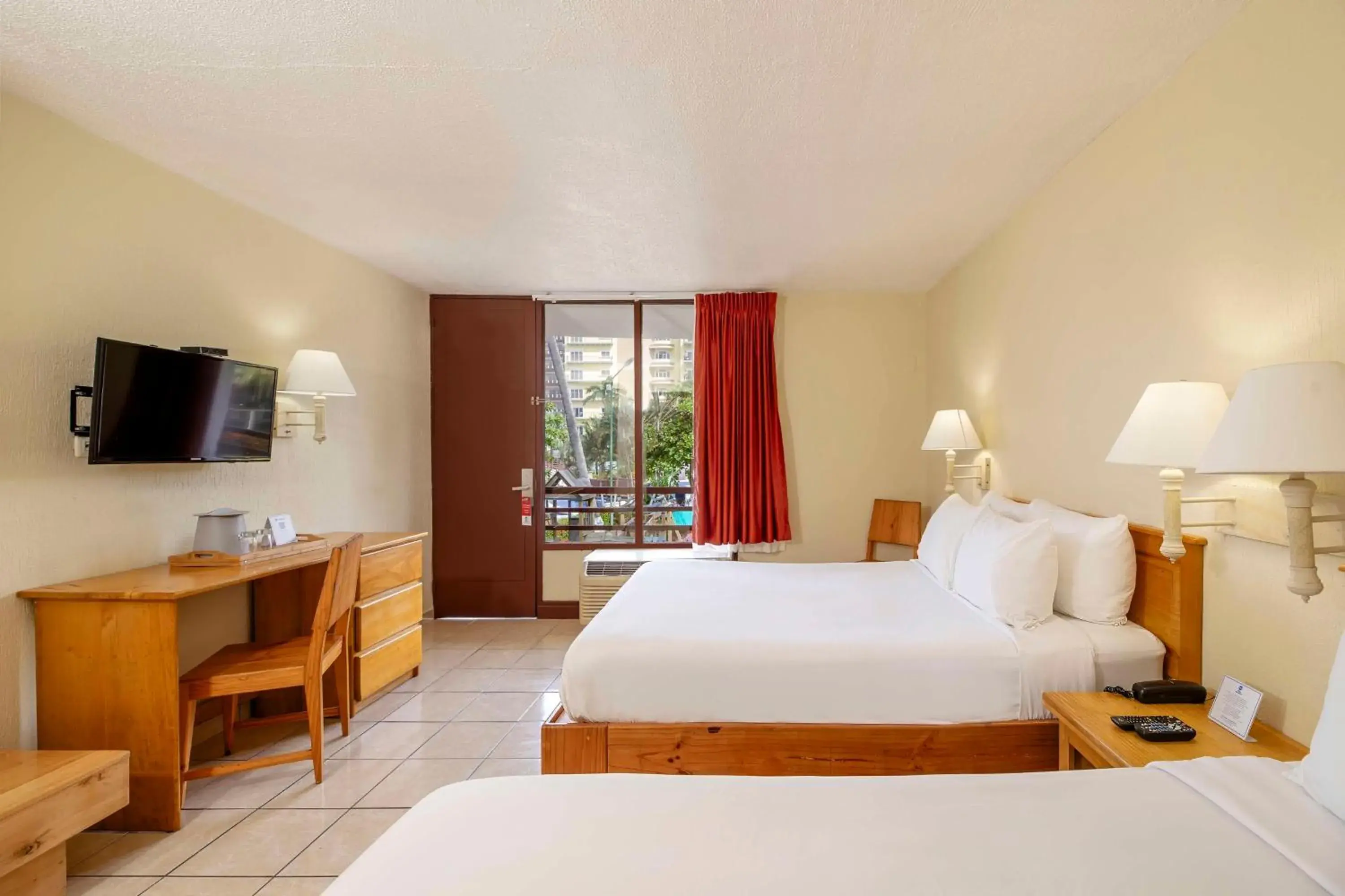 Bedroom, Bed in Best Western Jaco Beach All Inclusive Resort Bedroom, Bed in Best Western Jaco Beach All Inclusive Resort