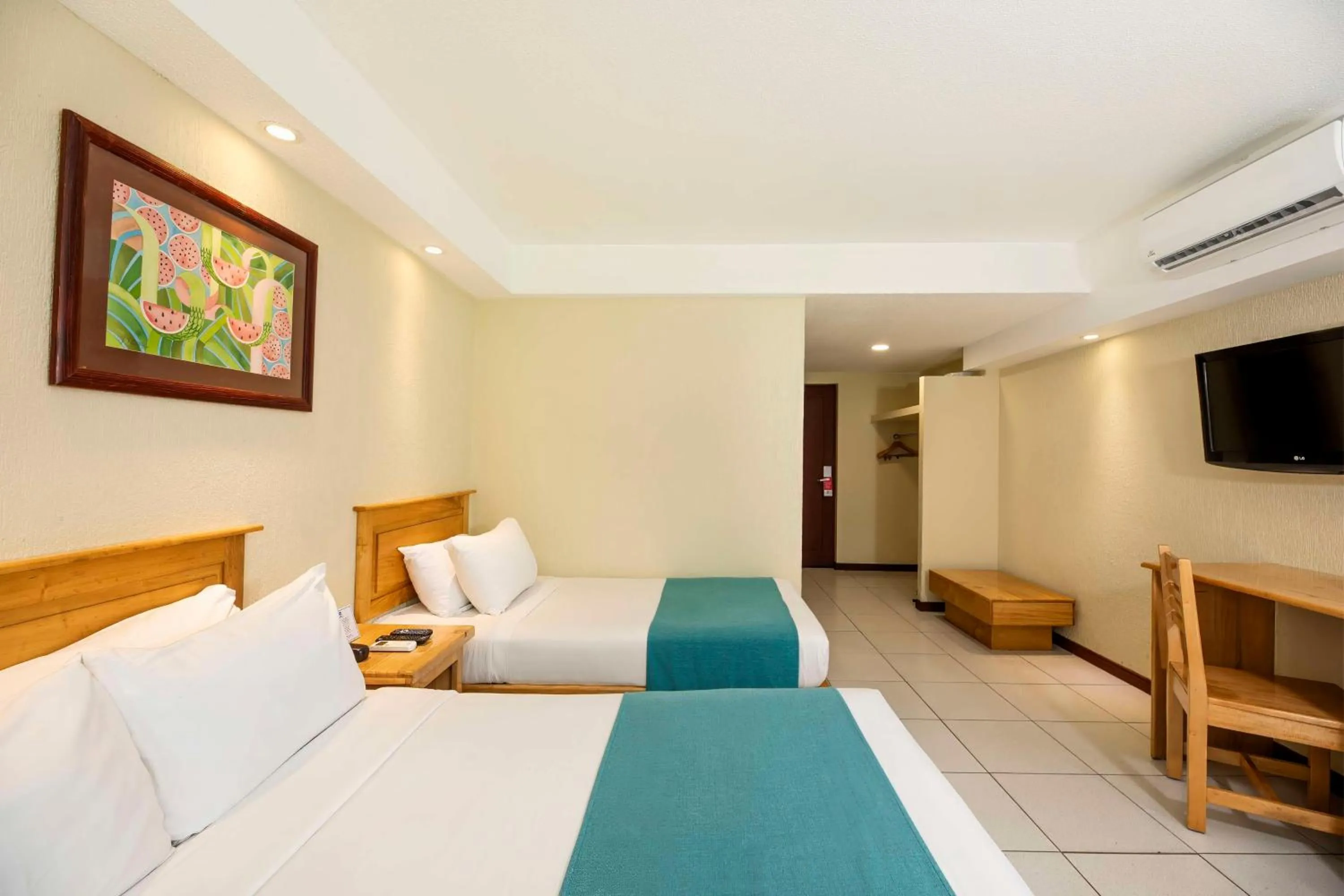 Property building, Bed in Best Western Jaco Beach All Inclusive Resort