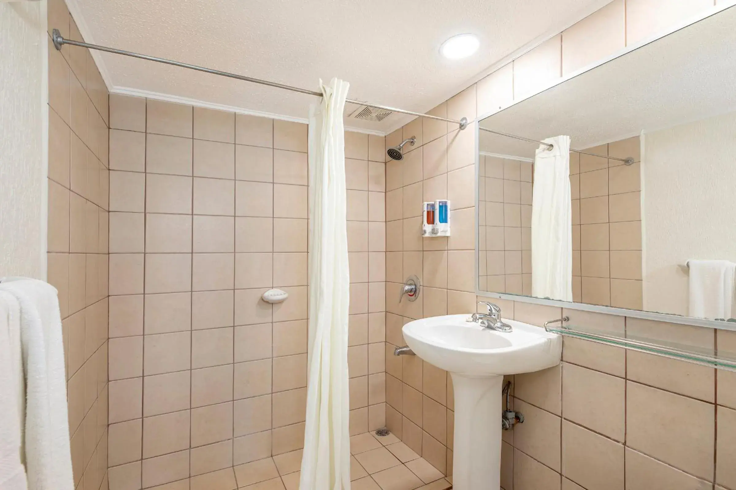Property building in Best Western Jaco Beach All Inclusive Resort Property building in Best Western Jaco Beach All Inclusive Resort