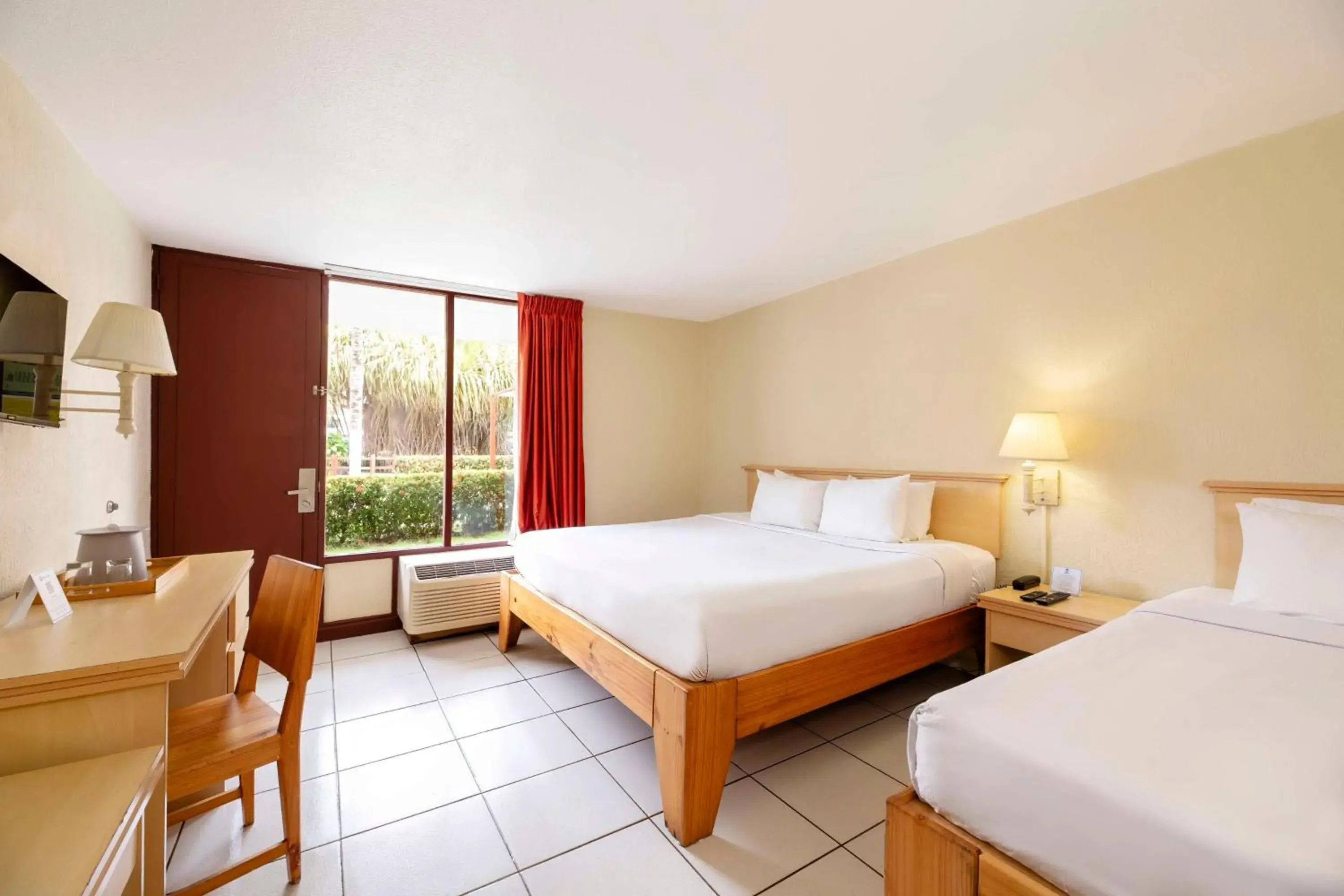 Property building, Bed in Best Western Jaco Beach All Inclusive Resort Property building, Bed in Best Western Jaco Beach All Inclusive Resort