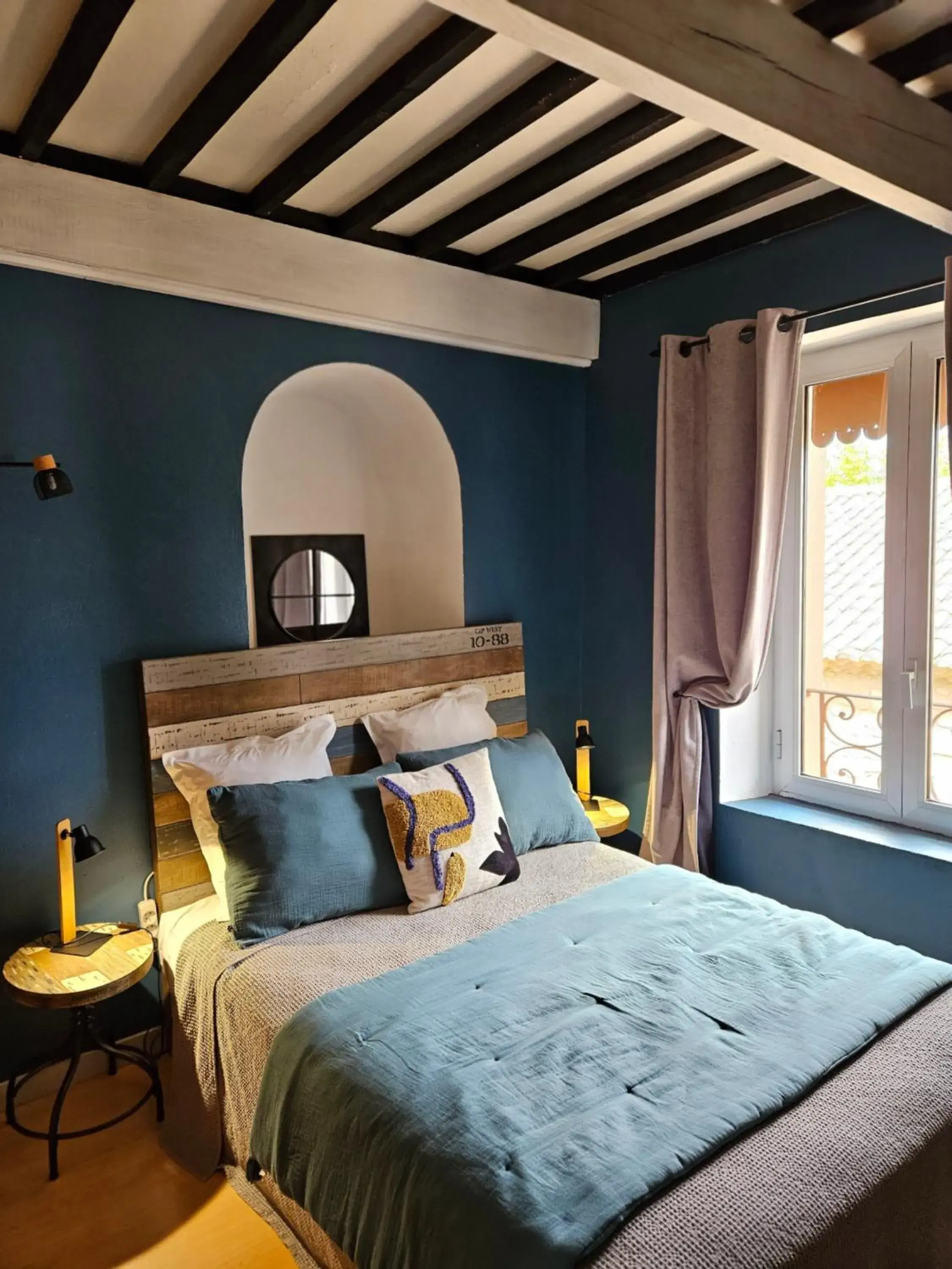 Comfort Single Room with Shower in L' Oustaloun Comfort Single Room with Shower in L' Oustaloun