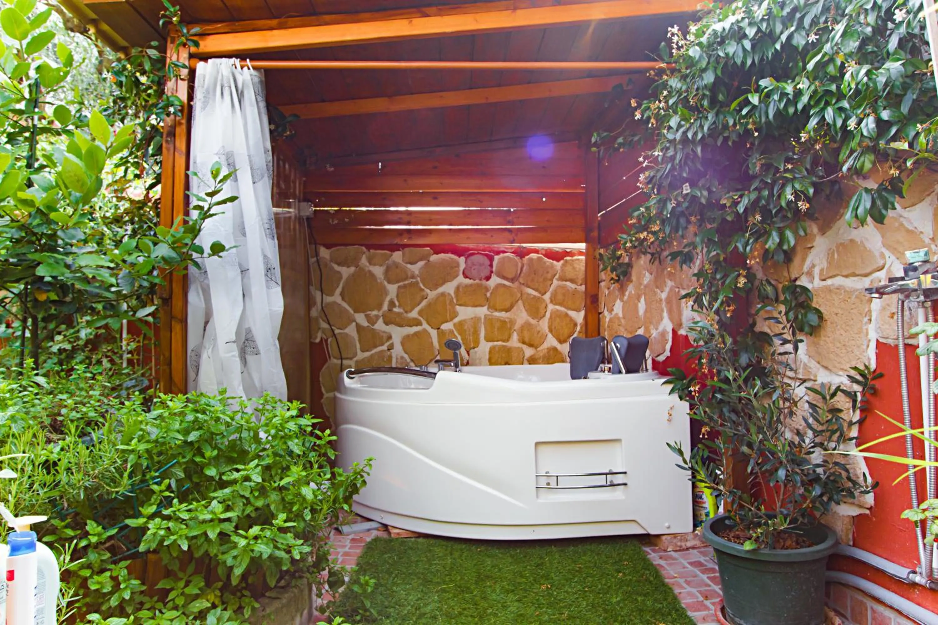 Garden in Eden Lilli B&B