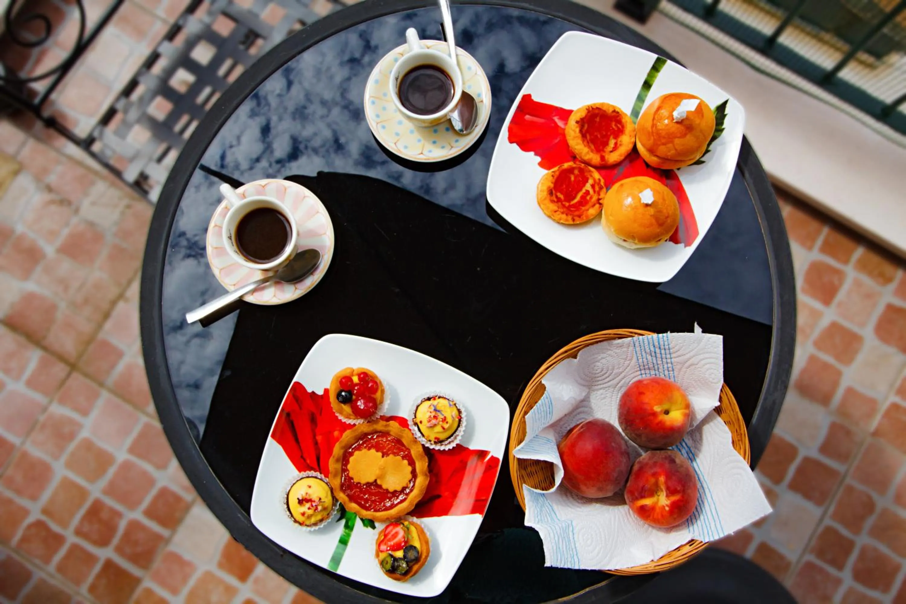 Food and drinks in Eden Lilli B&B