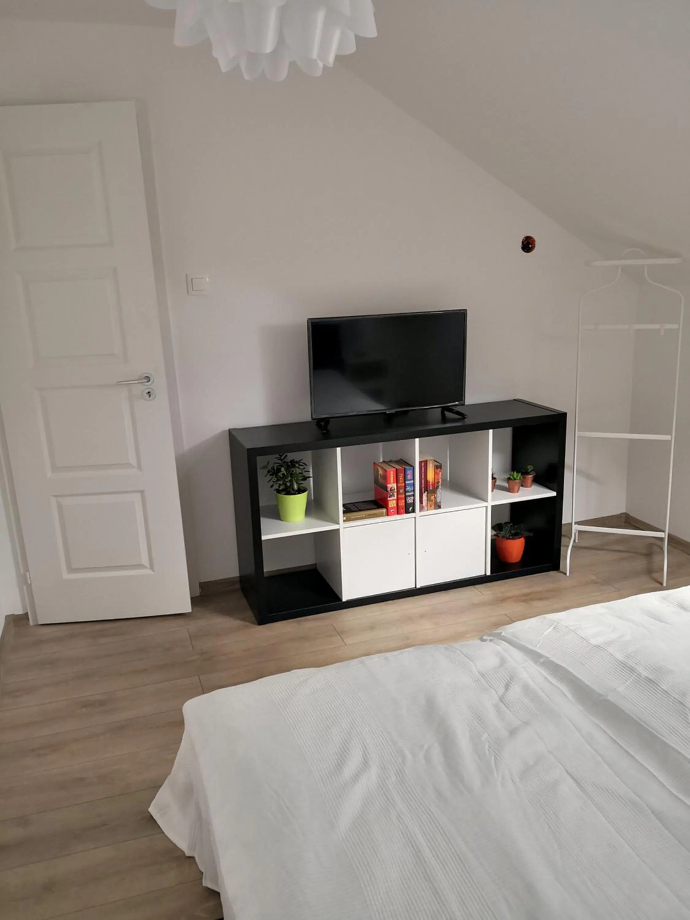 Bedroom, Bed in Green Garden Plus Apartman