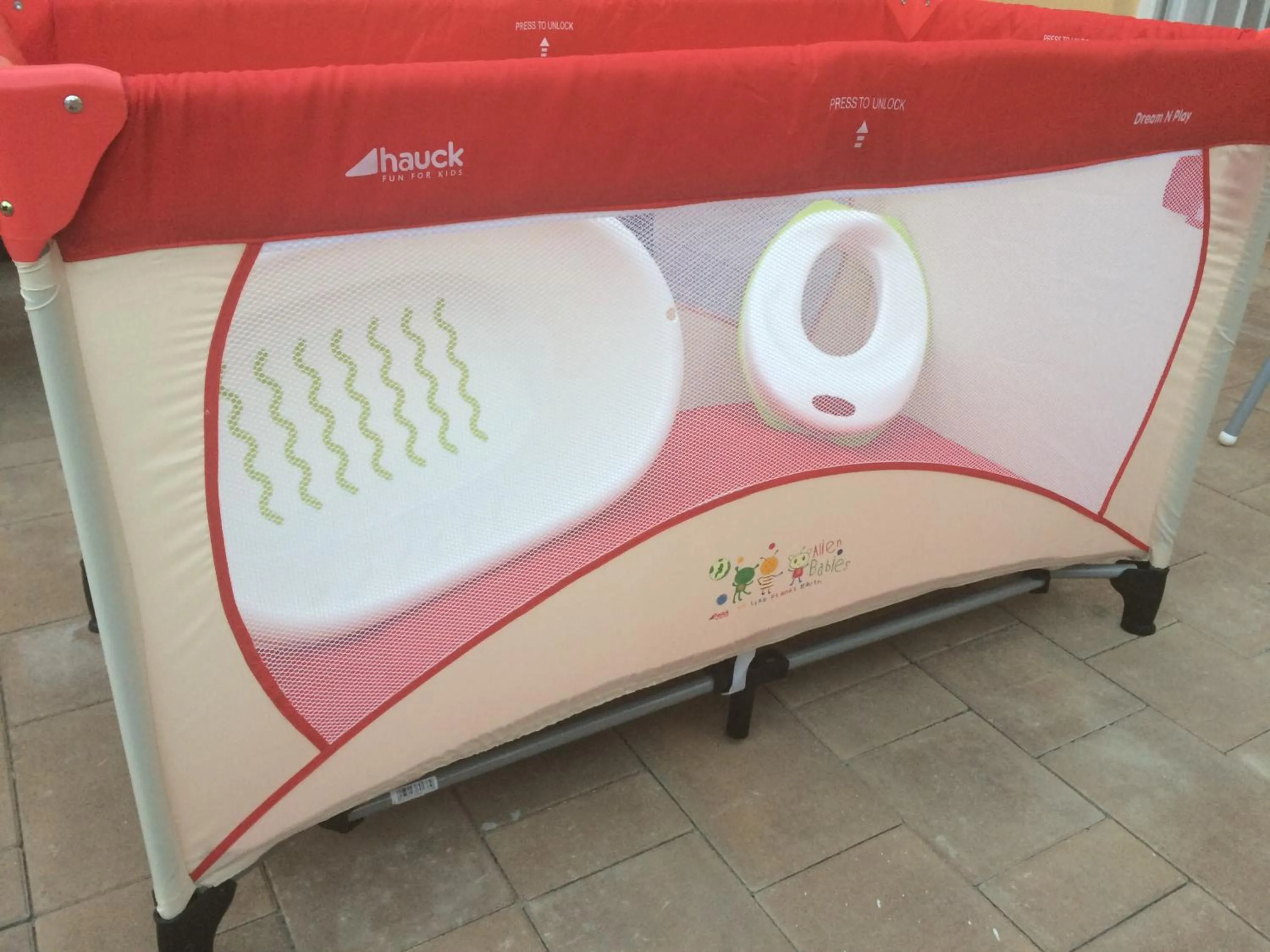 cot, Bed in Green Garden Plus Apartman