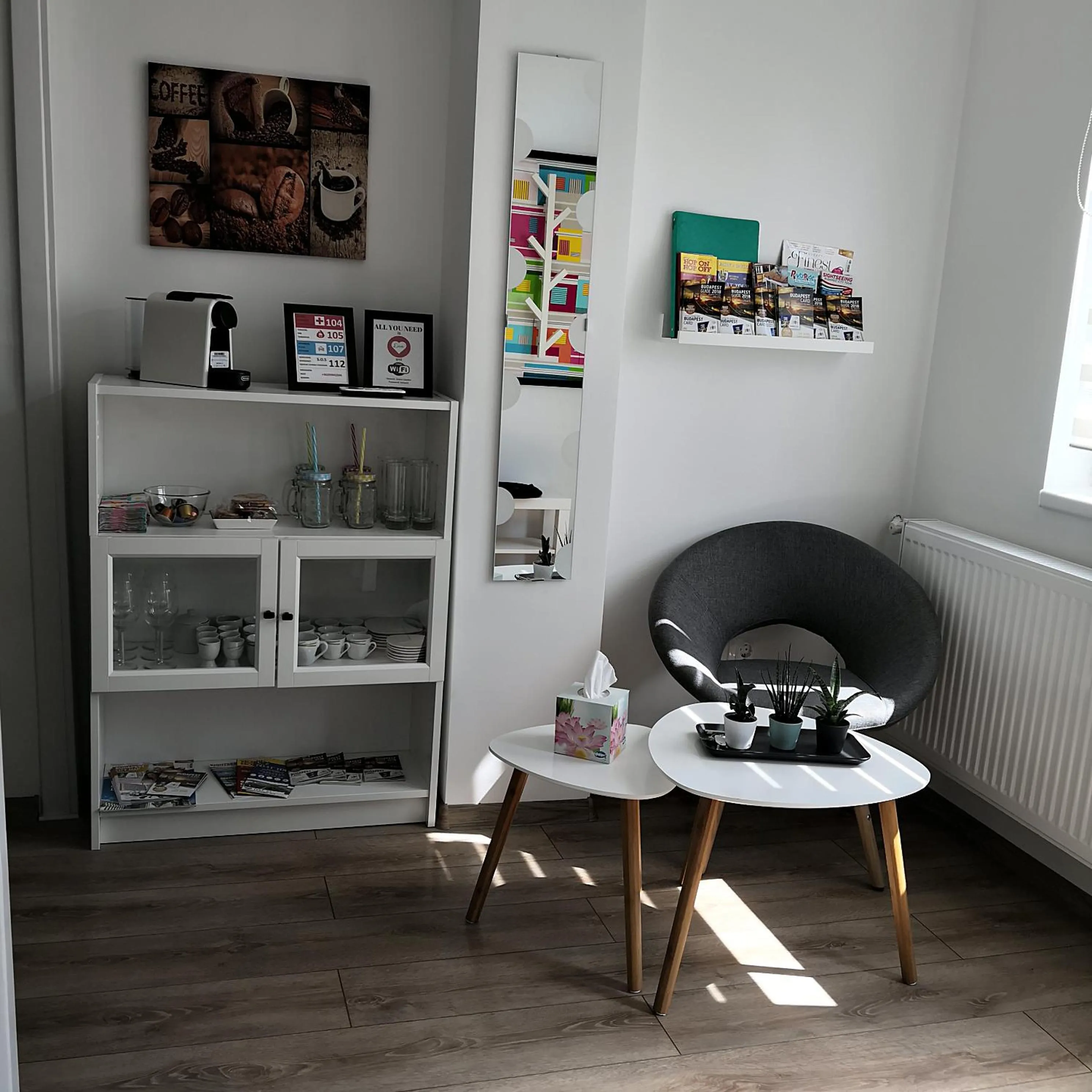 Communal lounge/ TV room in Green Garden Plus Apartman