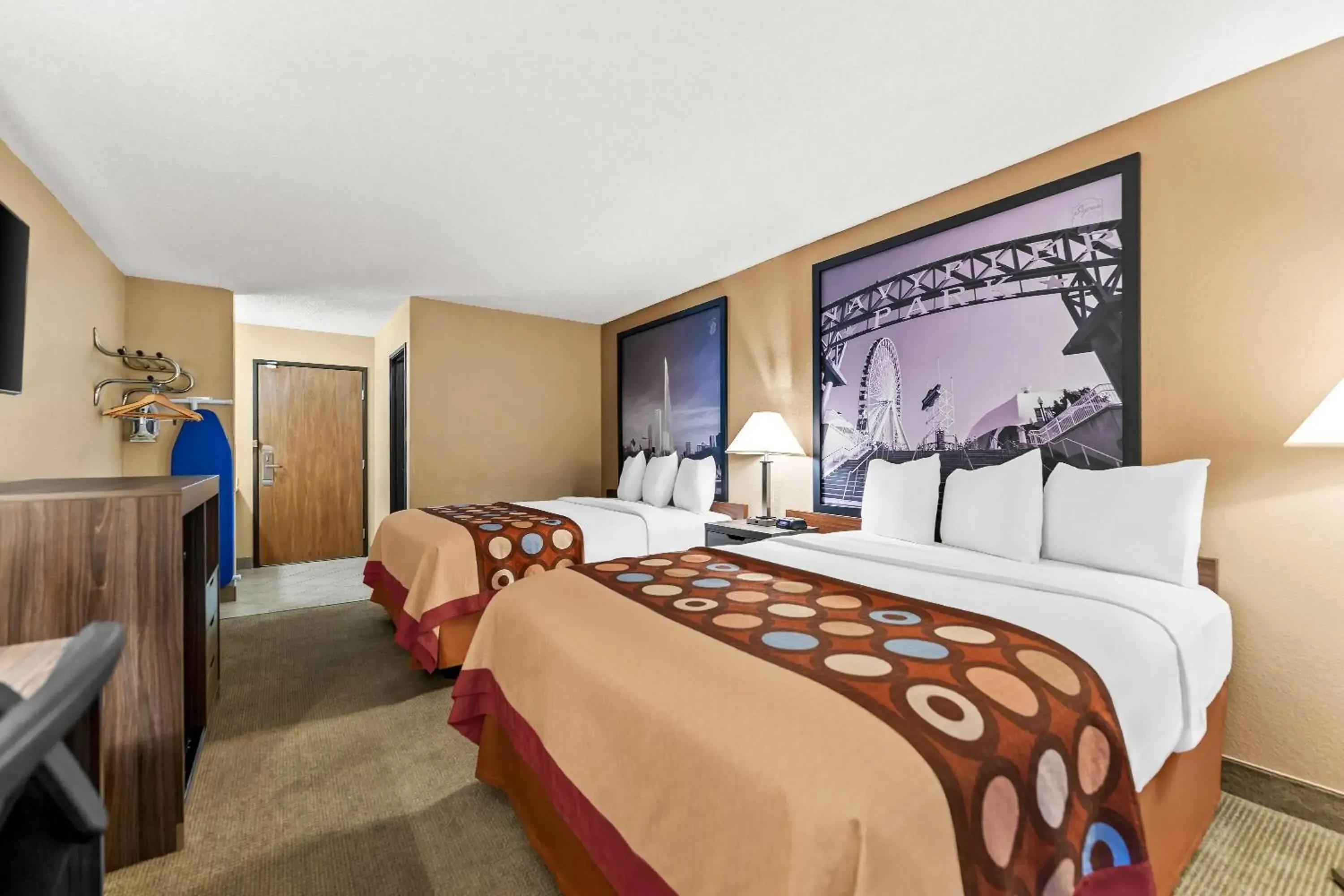 Bed in Super 8 by Wyndham Elgin Bed in Super 8 by Wyndham Elgin