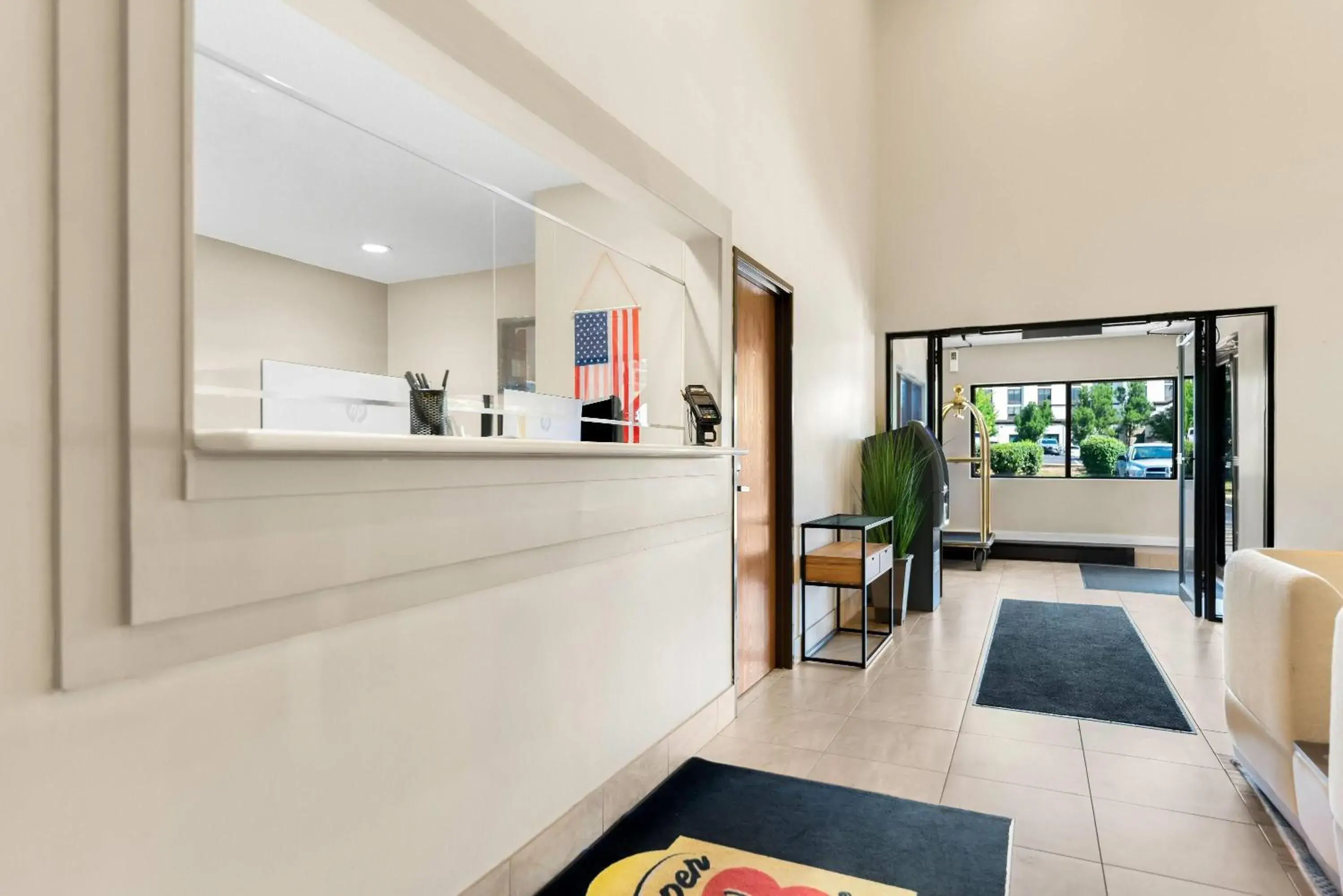 Lobby or reception in Super 8 by Wyndham Elgin Lobby or reception in Super 8 by Wyndham Elgin