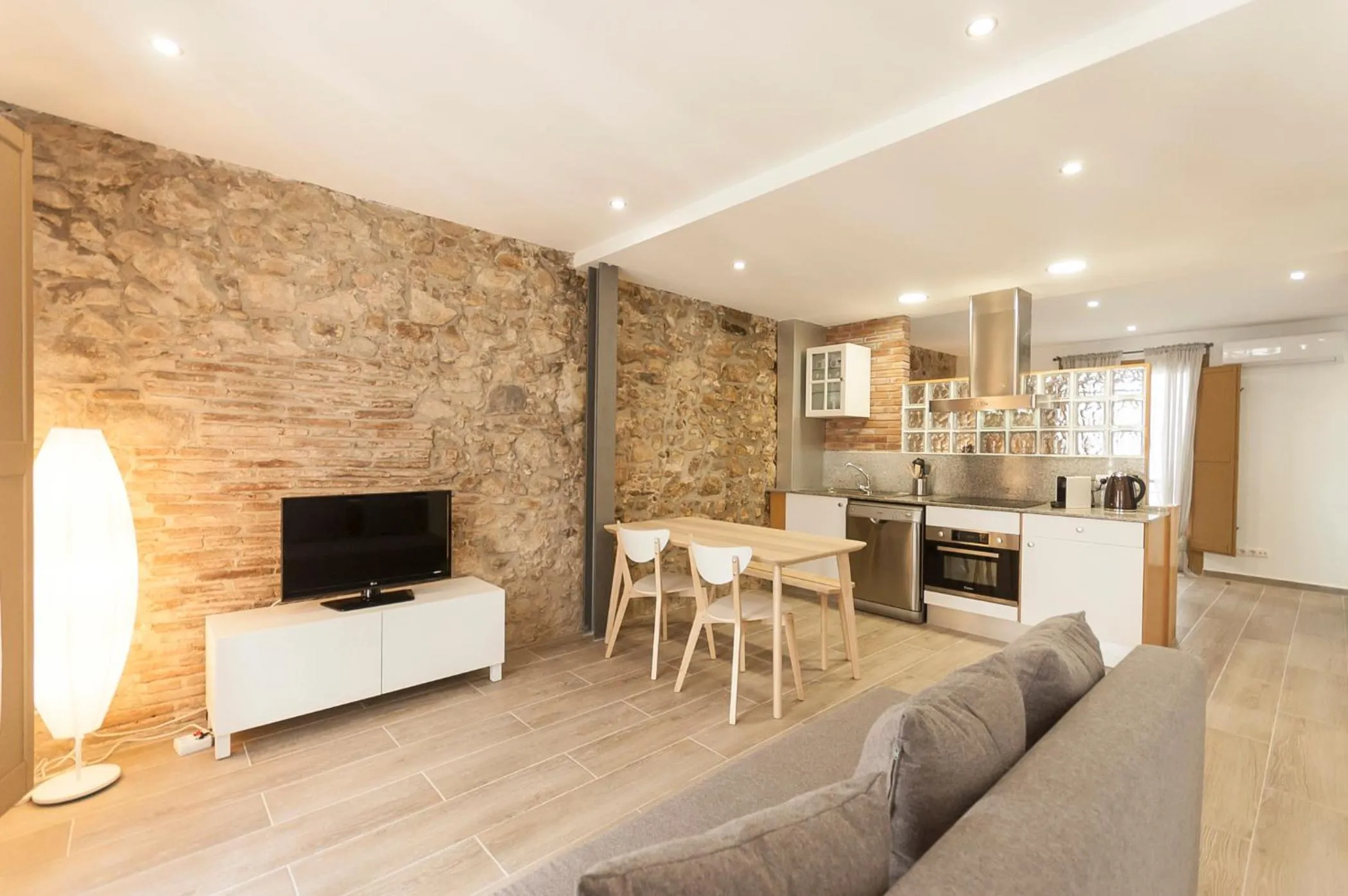 Lets Holidays NICE LOFT IN THE CENTER OF TOSSA