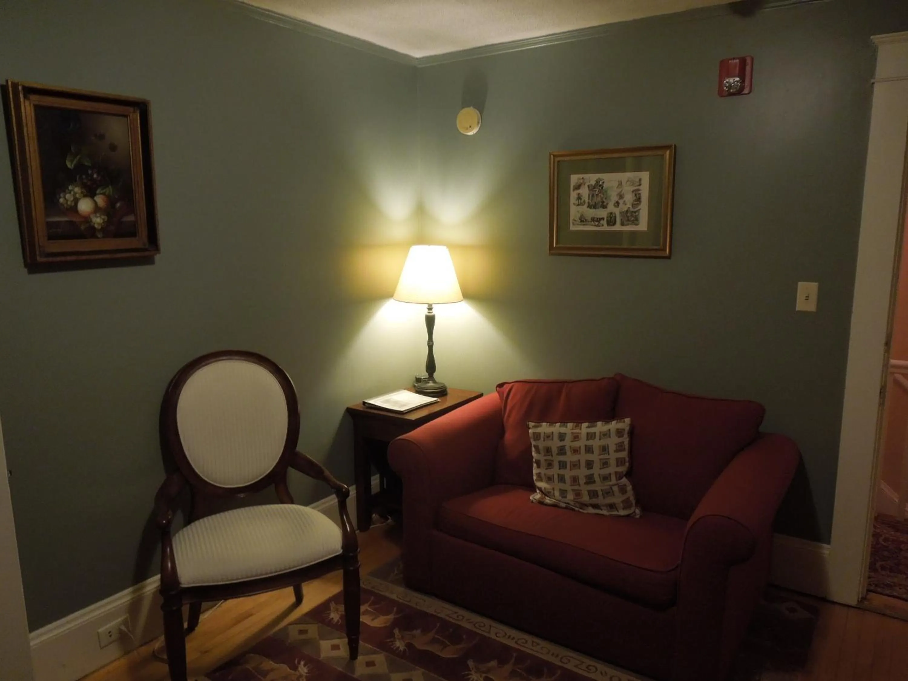 Seating area in Wildcat Inn and Tavern