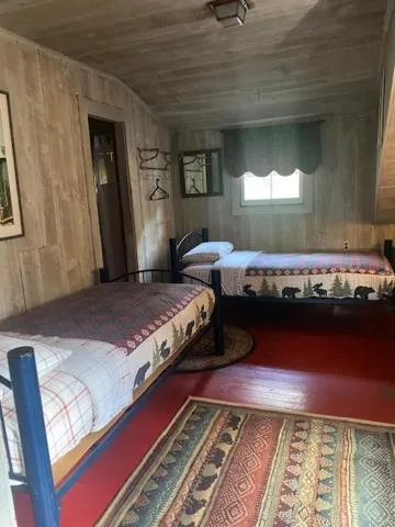 Bed in Wildcat Inn and Tavern