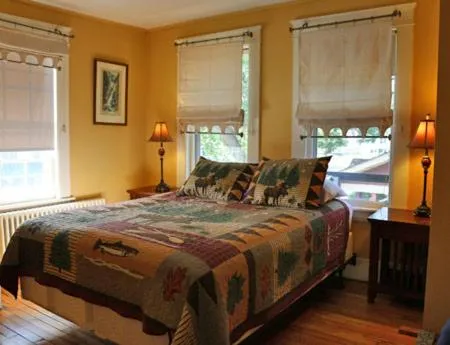 Day, Bed in Wildcat Inn and Tavern