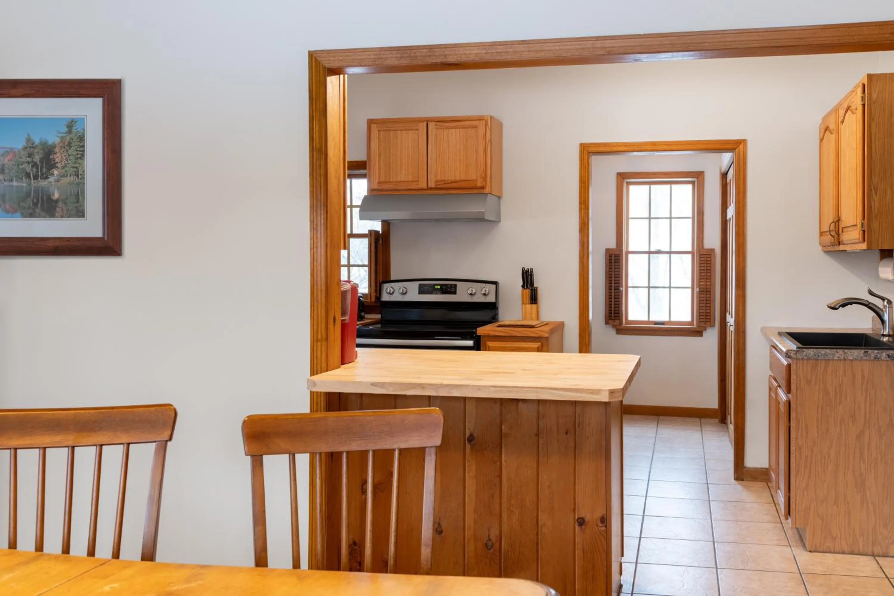 Dining area in Sara Placid Inn & Suites