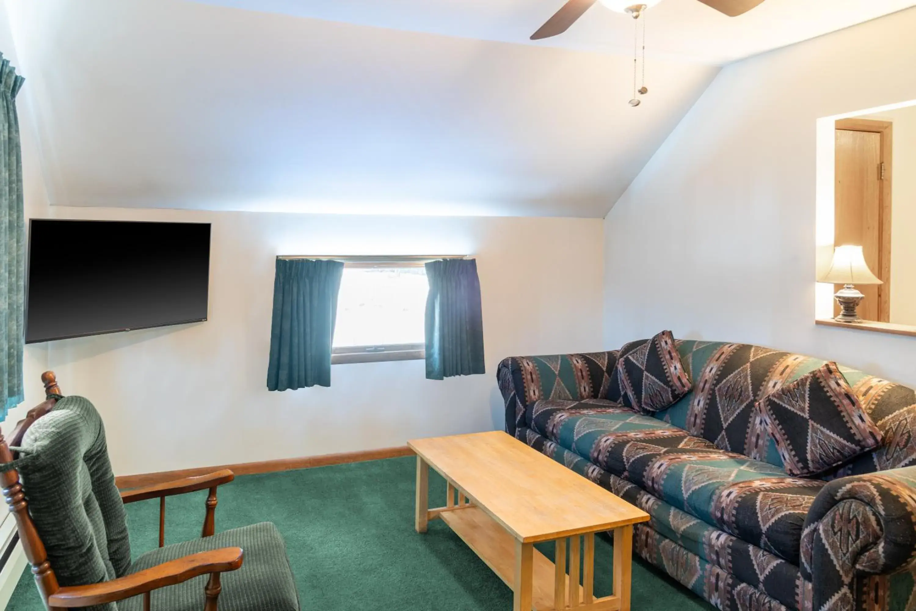 One-Bedroom Suite in Sara Placid Inn & Suites One-Bedroom Suite in Sara Placid Inn & Suites