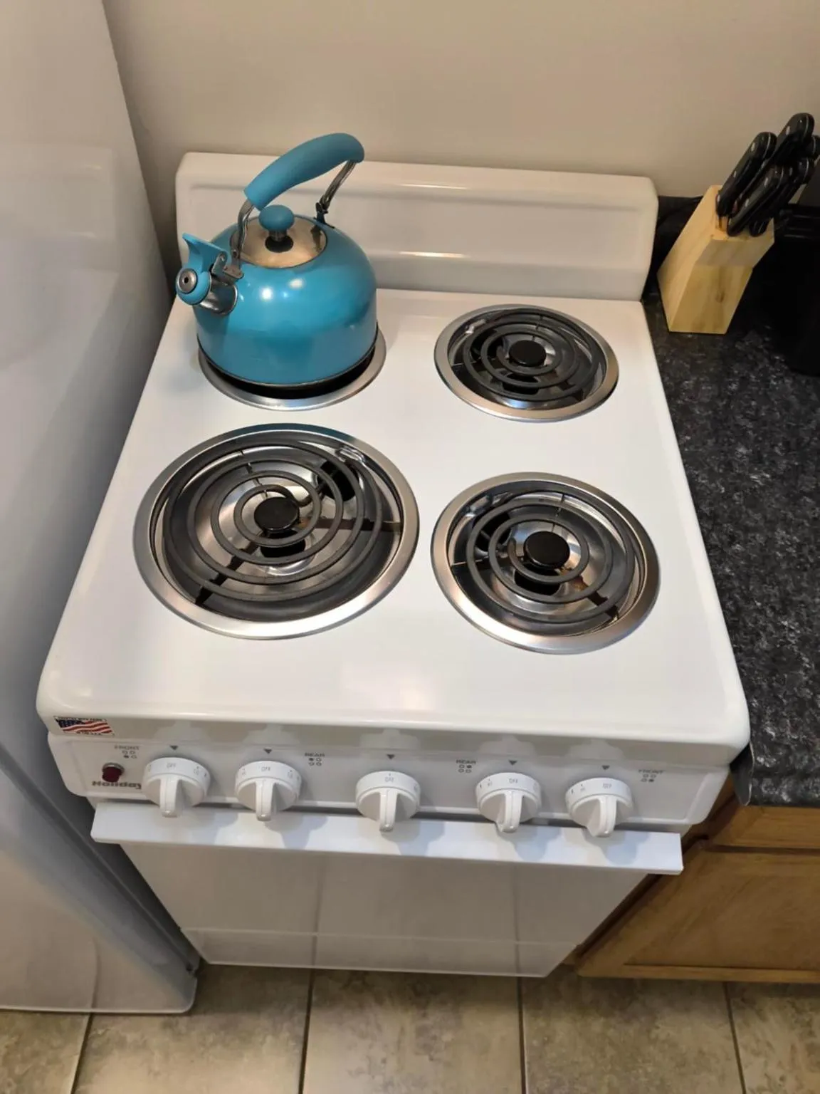 stove in Sara Placid Inn & Suites