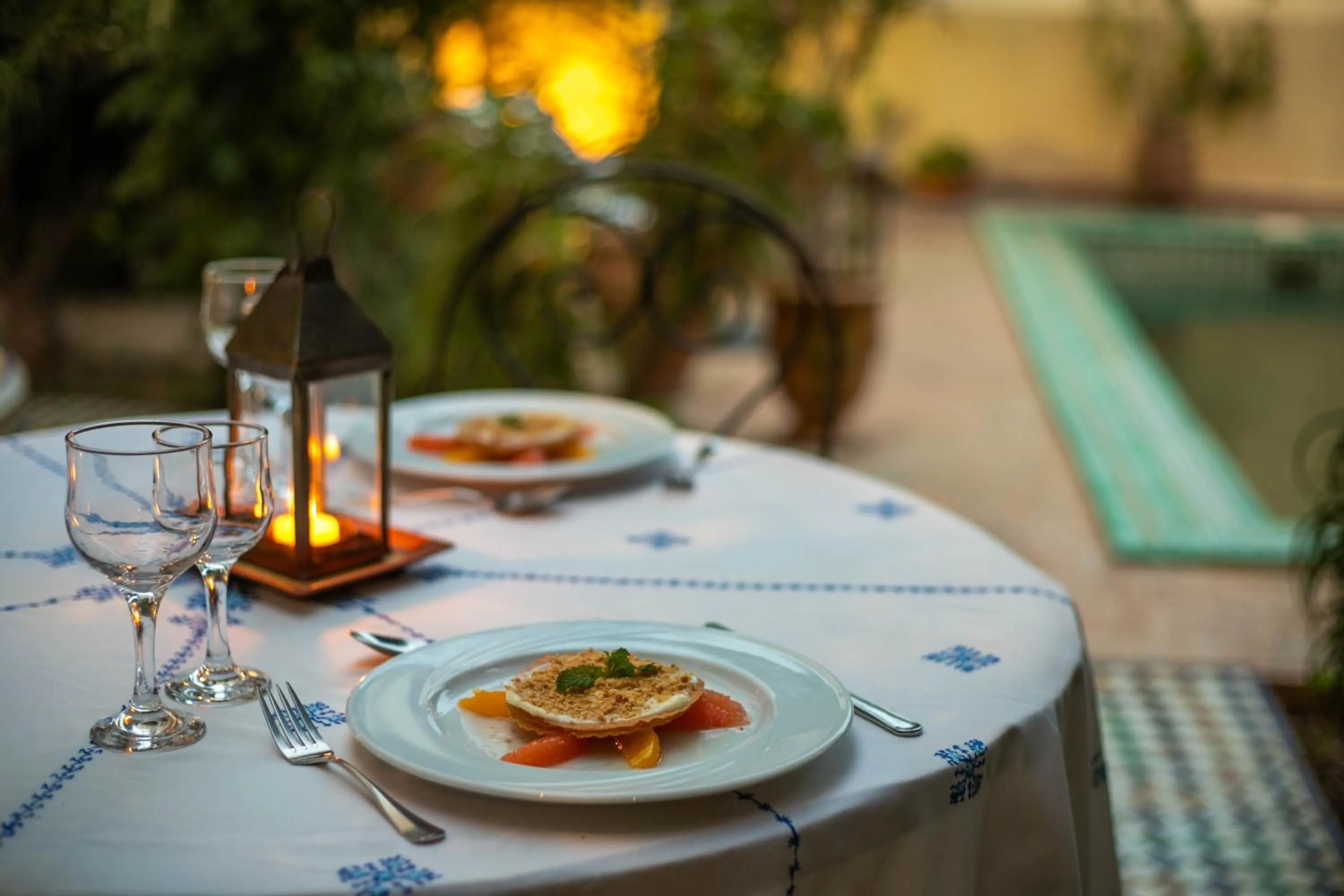 Restaurant/places to eat in Ryad Mabrouka