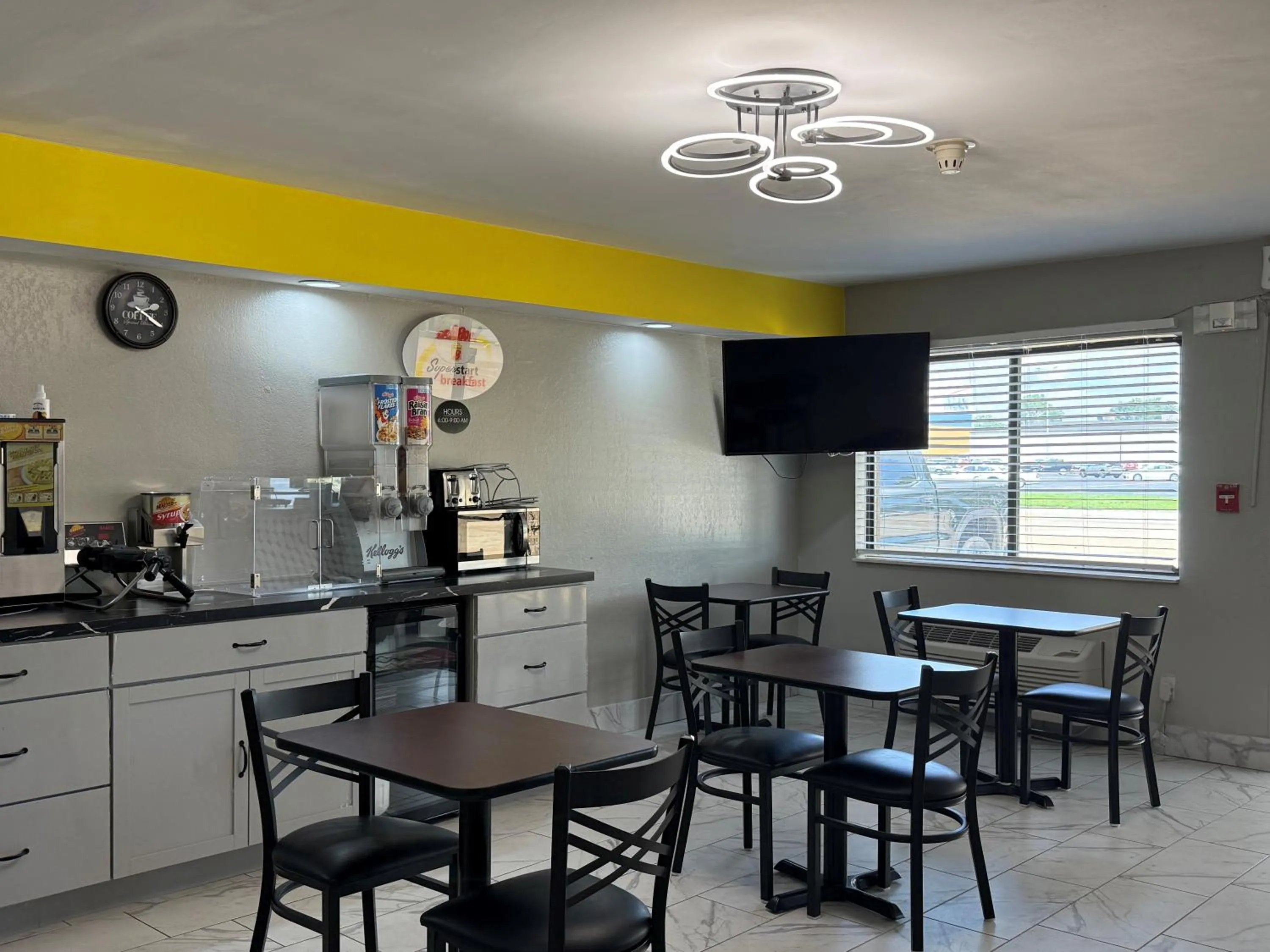 Breakfast in Super 8 by Wyndham Evansville East