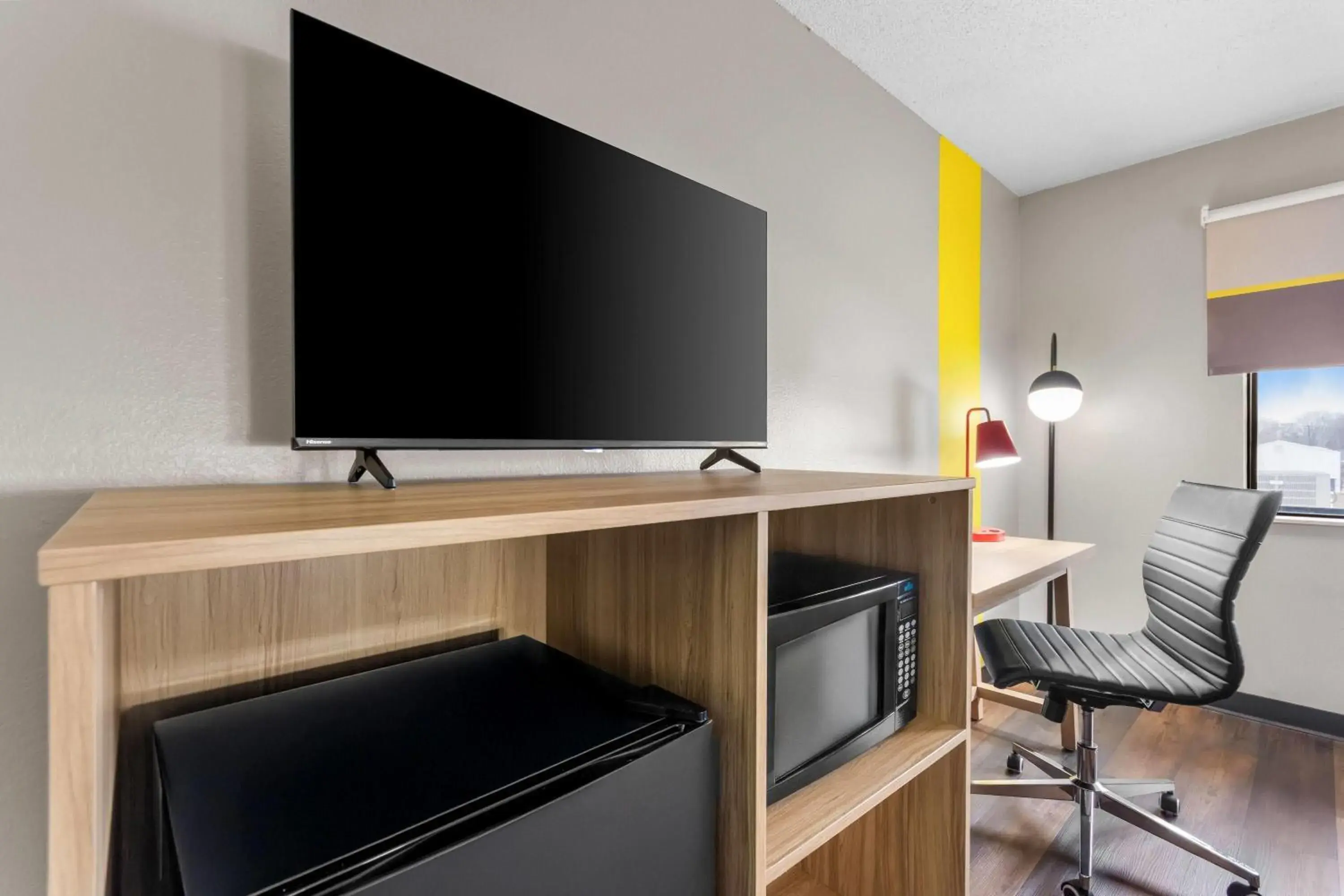 Bed in Super 8 by Wyndham Evansville East Bed in Super 8 by Wyndham Evansville East