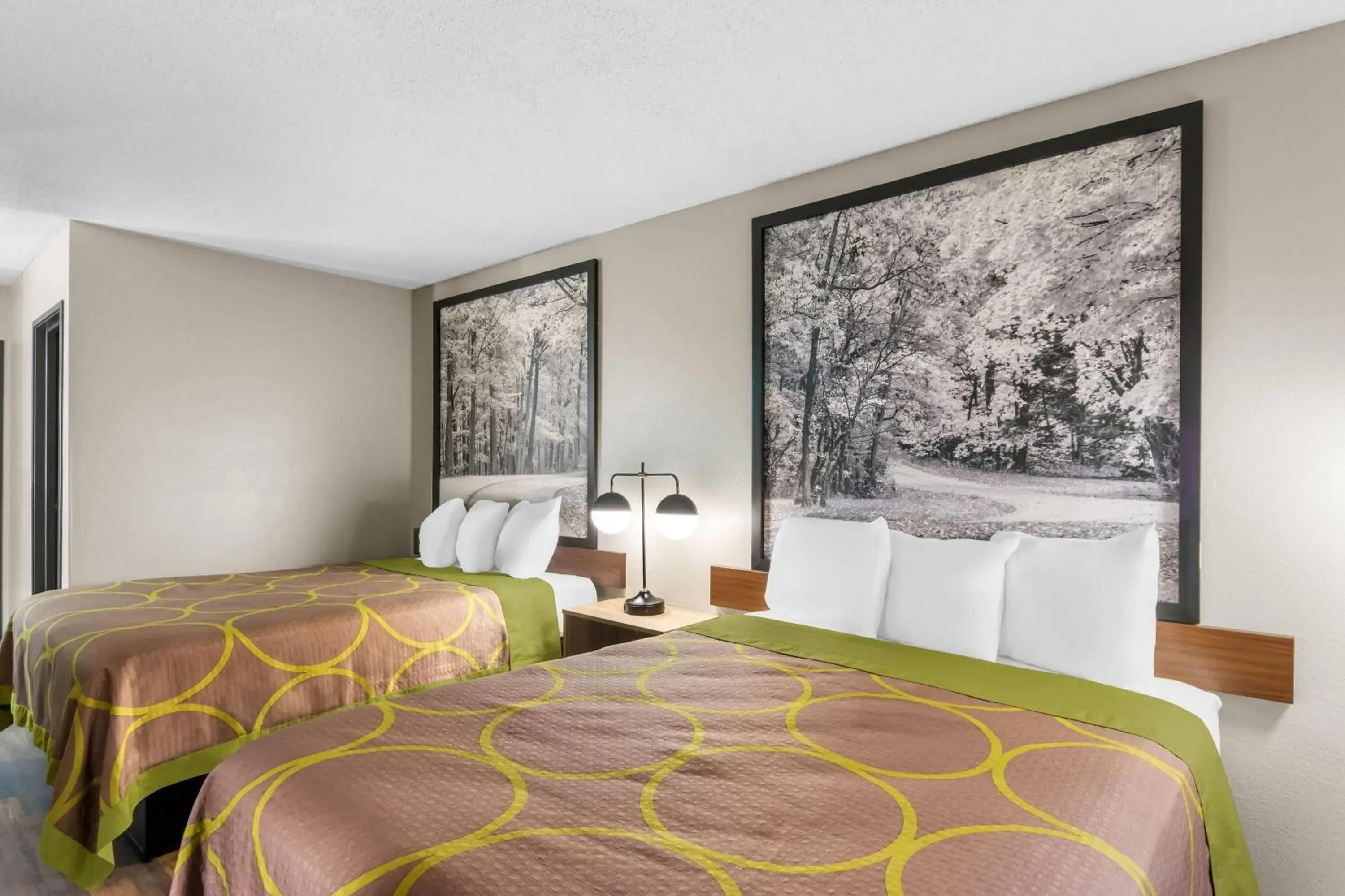 Bed in Super 8 by Wyndham Evansville East Bed in Super 8 by Wyndham Evansville East