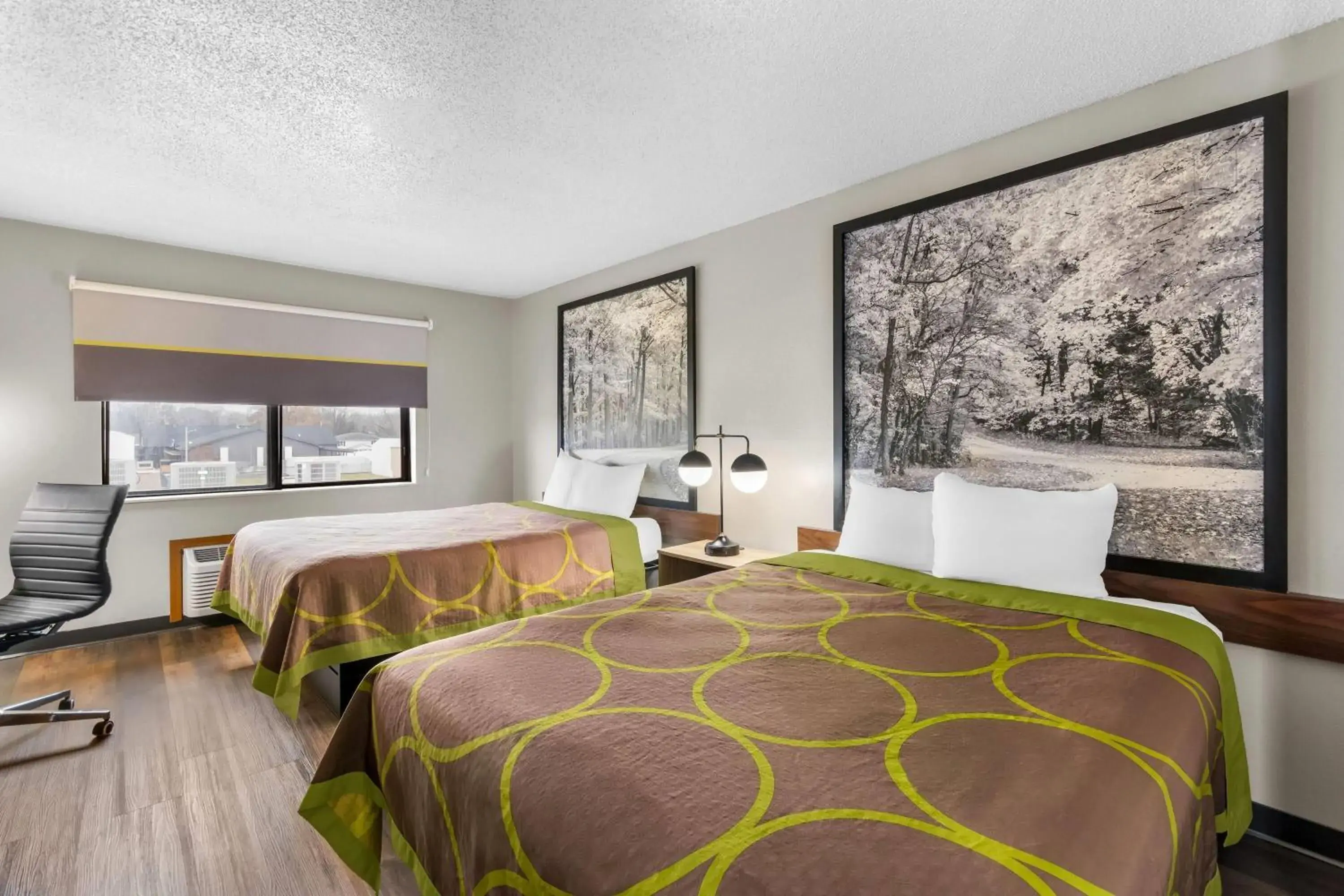 Bed in Super 8 by Wyndham Evansville East Bed in Super 8 by Wyndham Evansville East