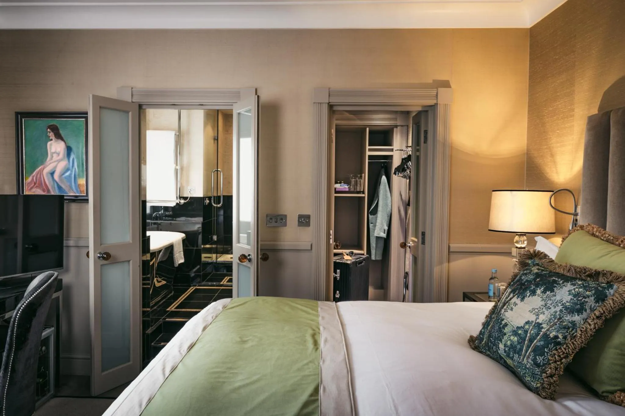 Bedroom, Bed in Althoff St James's Hotel & Club London