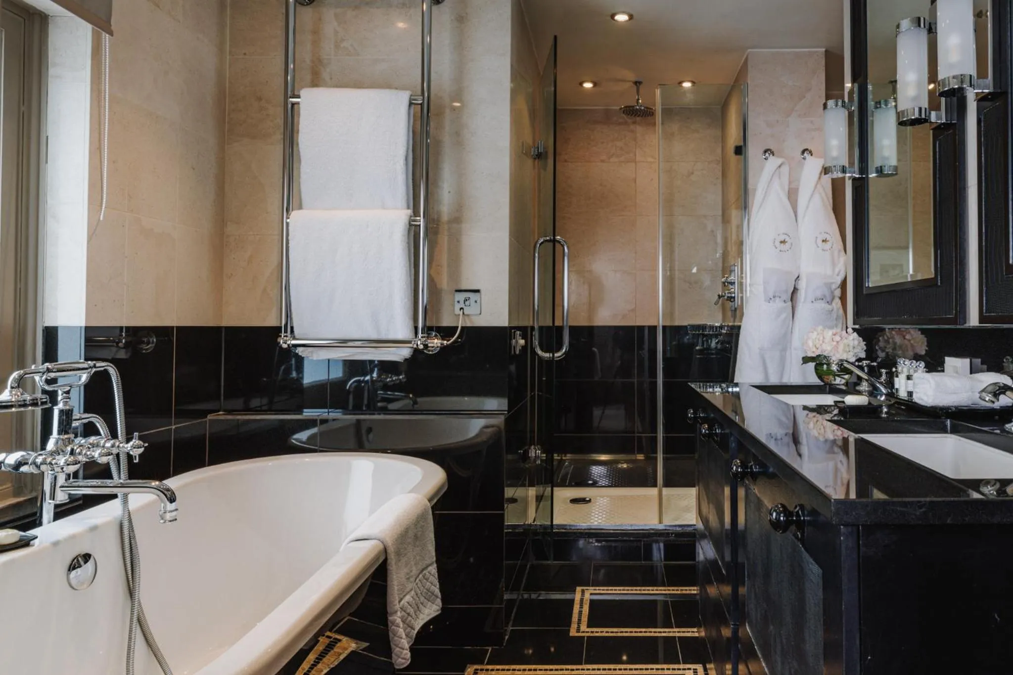 Toilet in Althoff St James's Hotel & Club London