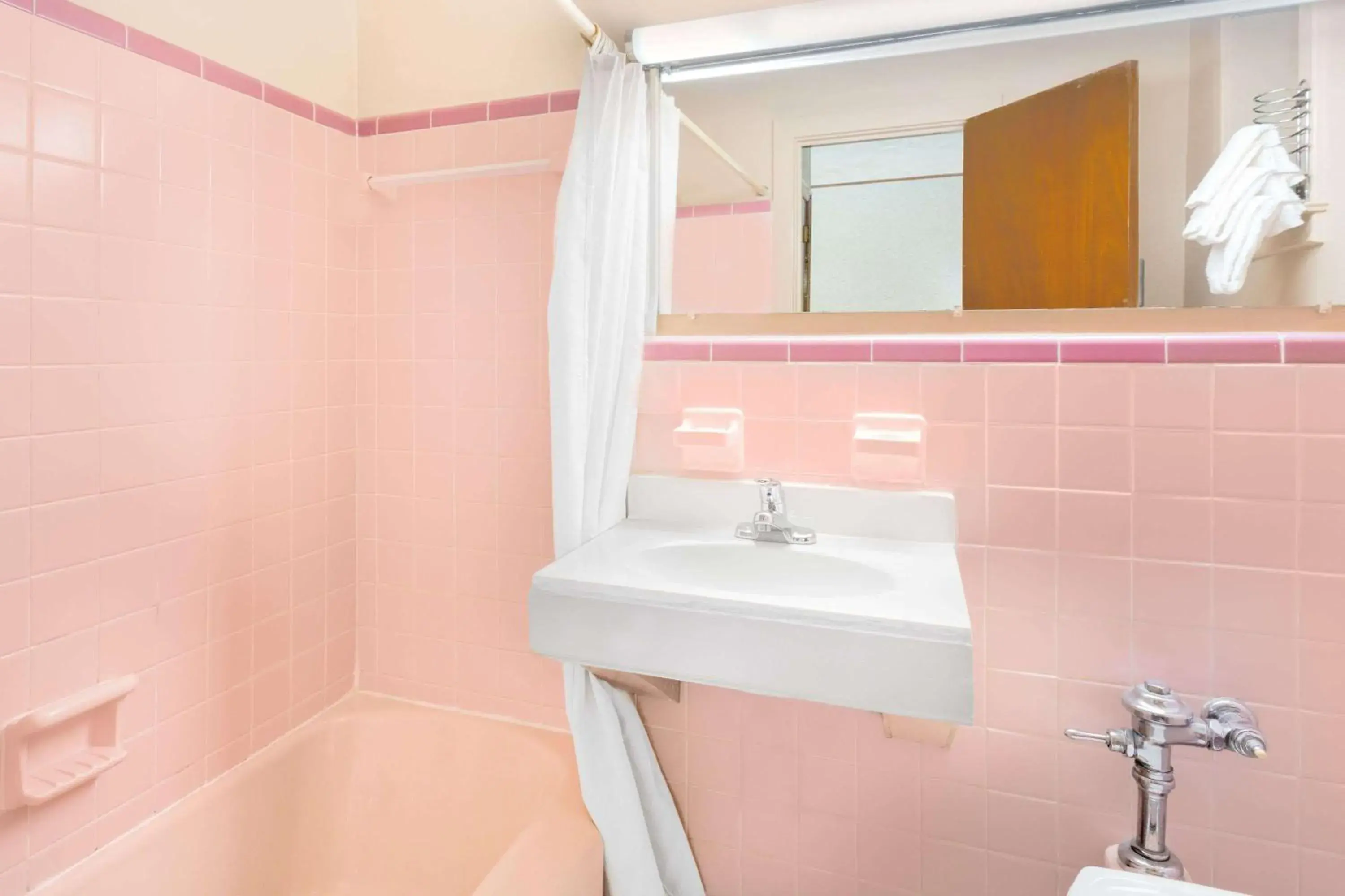 Photo of the whole room in Knights Inn Galax Photo of the whole room in Knights Inn Galax