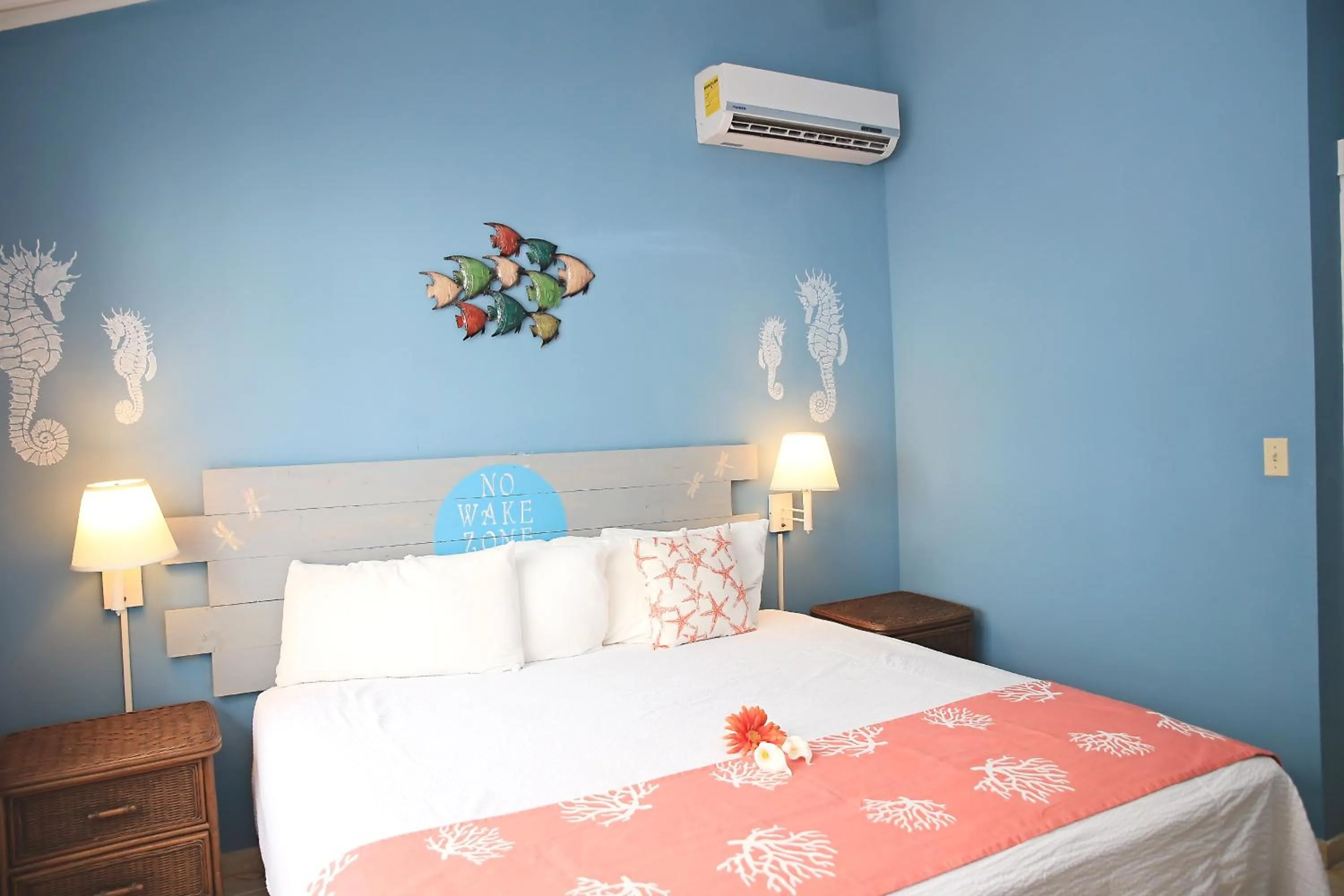 Bed in Hideaways Exuma