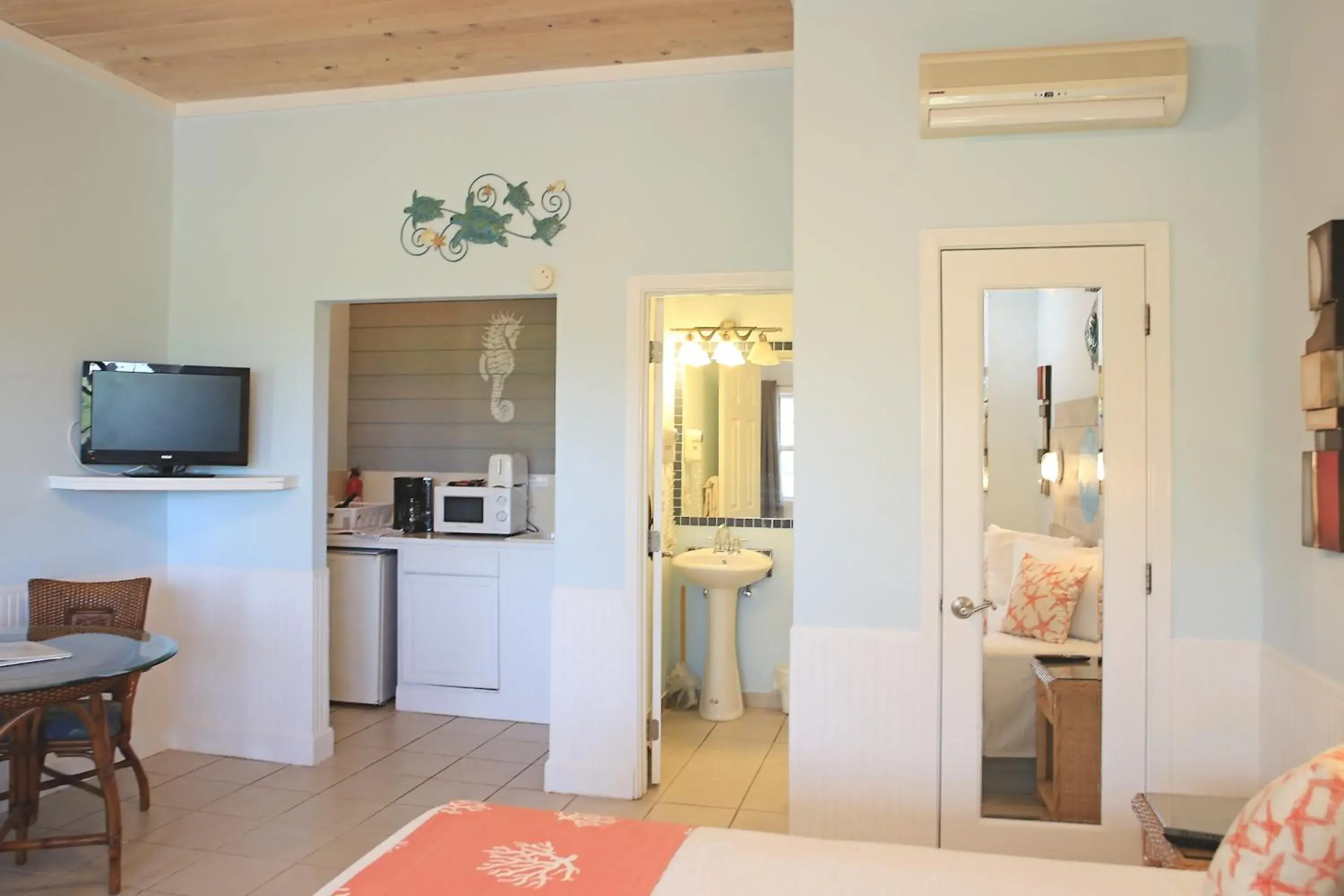 Hillside - Island Time Villas - Island View - Studio Room in Hideaways Exuma Hillside - Island Time Villas - Island View - Studio Room in Hideaways Exuma