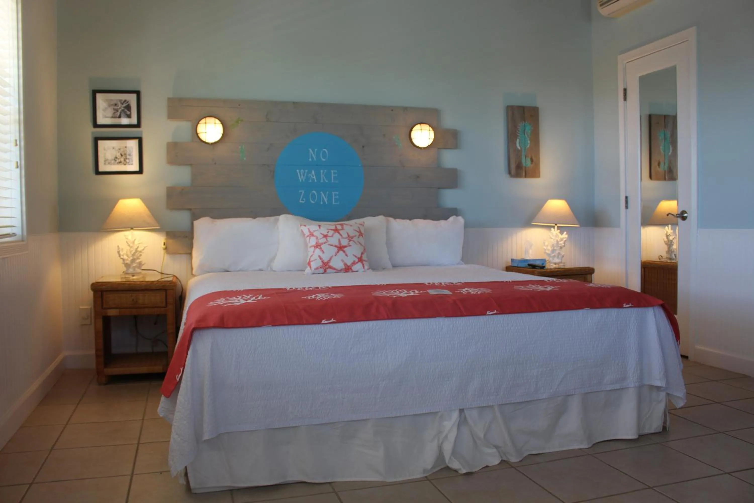 Bed in Hideaways Exuma