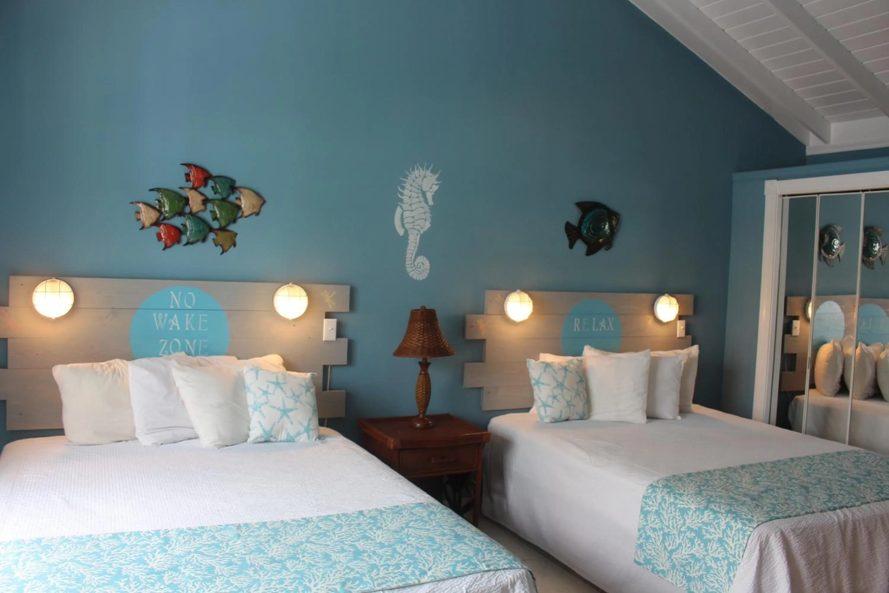 Bed in Hideaways Exuma