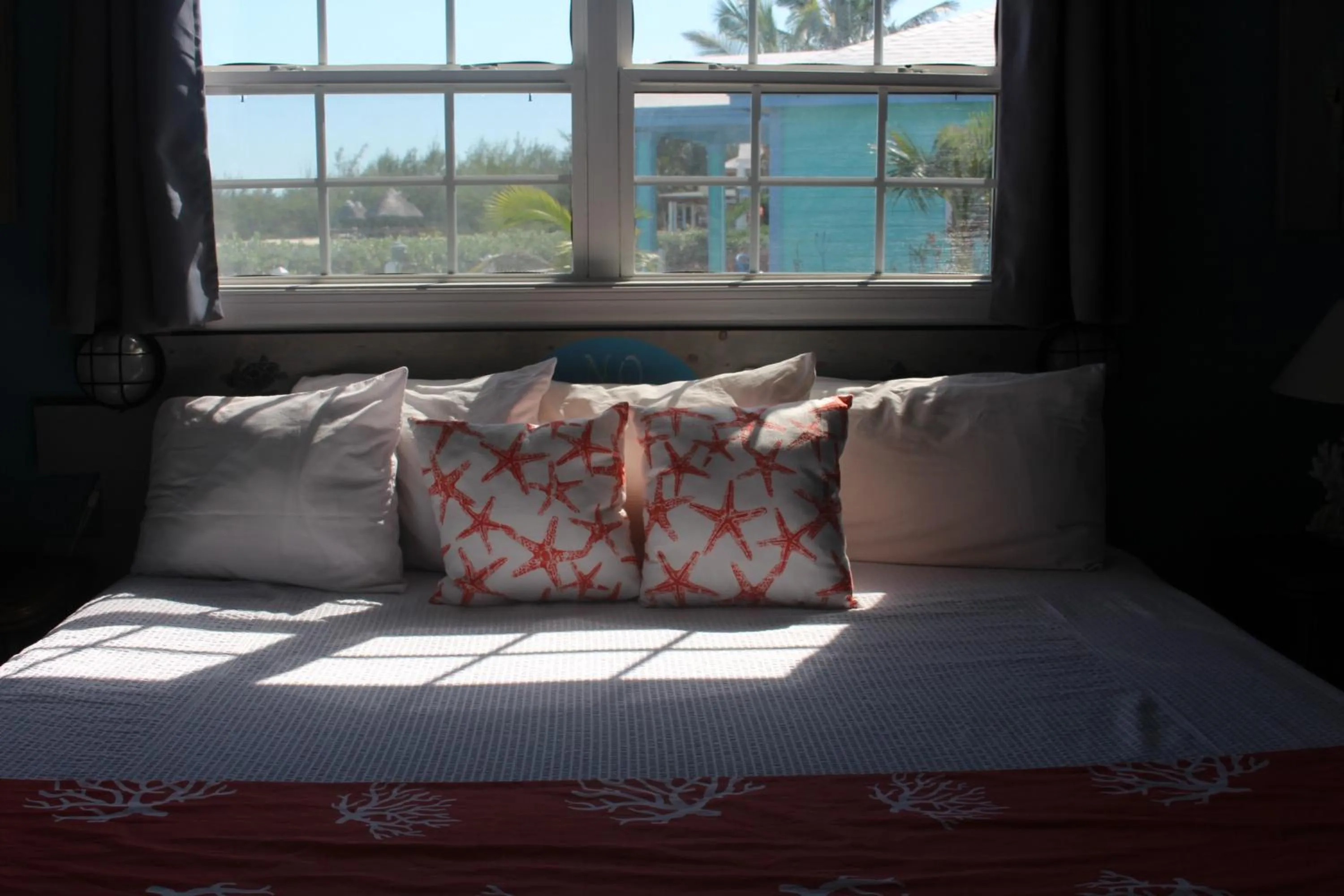 Bed in Hideaways Exuma