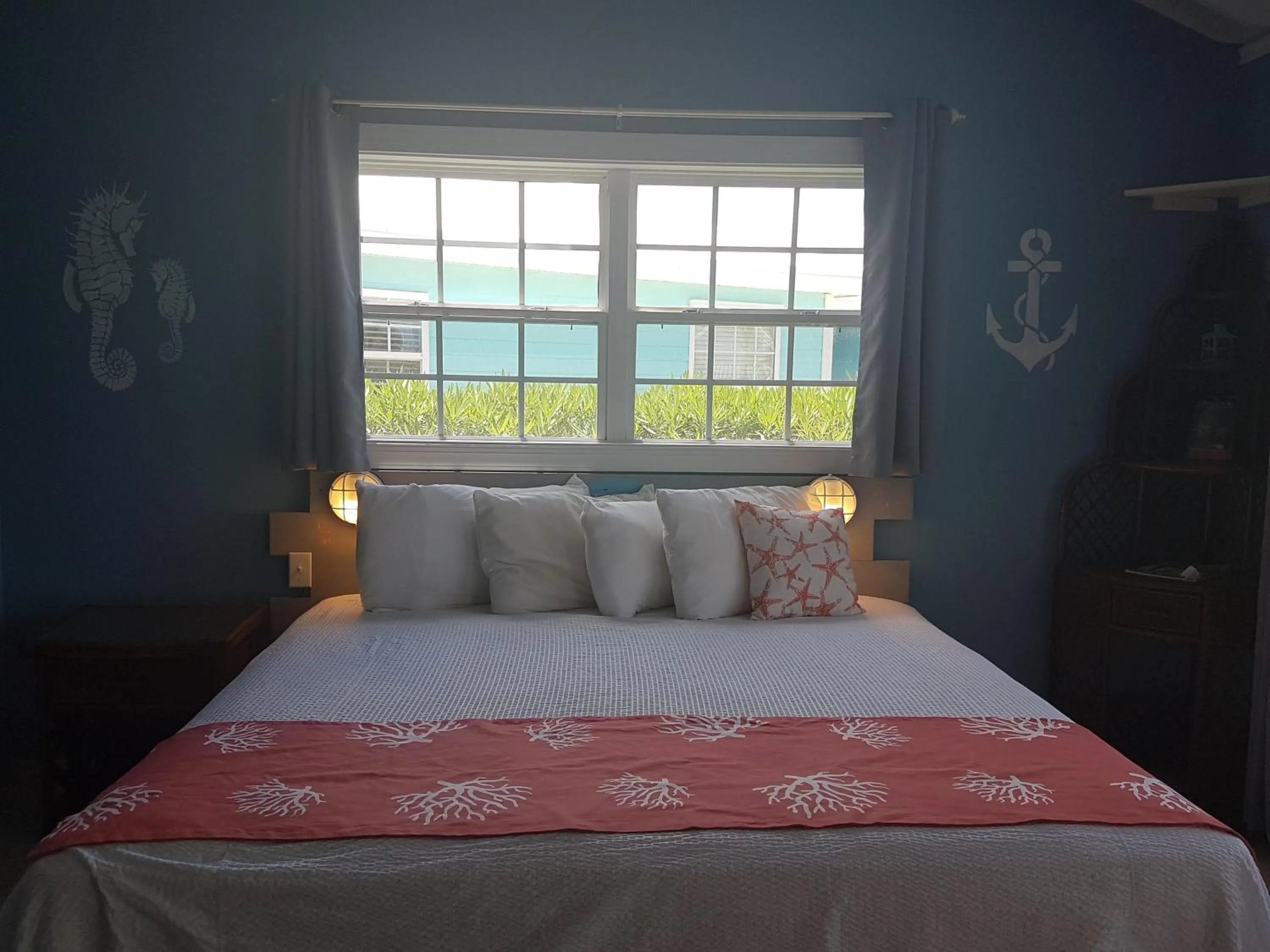 Bed in Hideaways Exuma