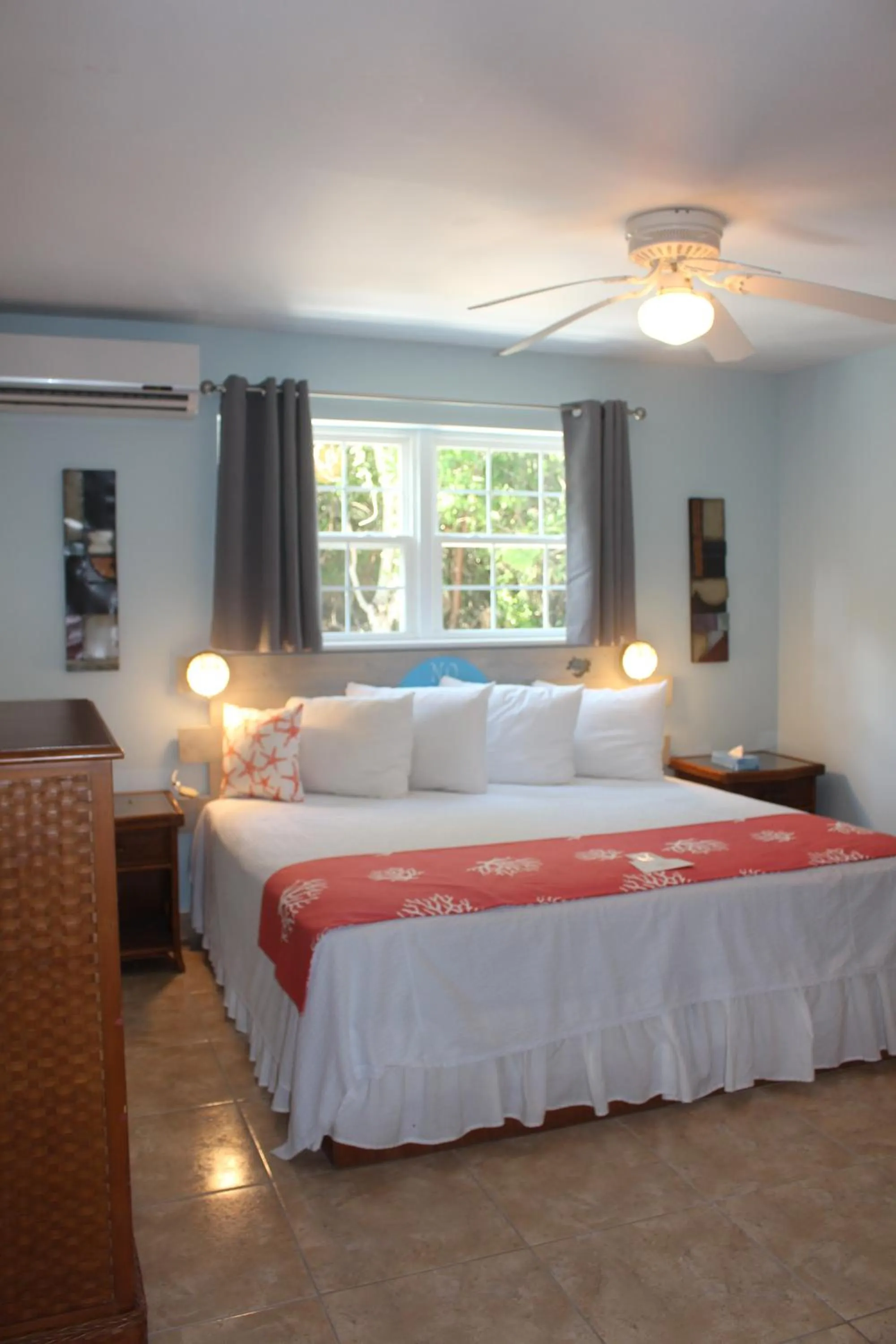 Bed in Hideaways Exuma