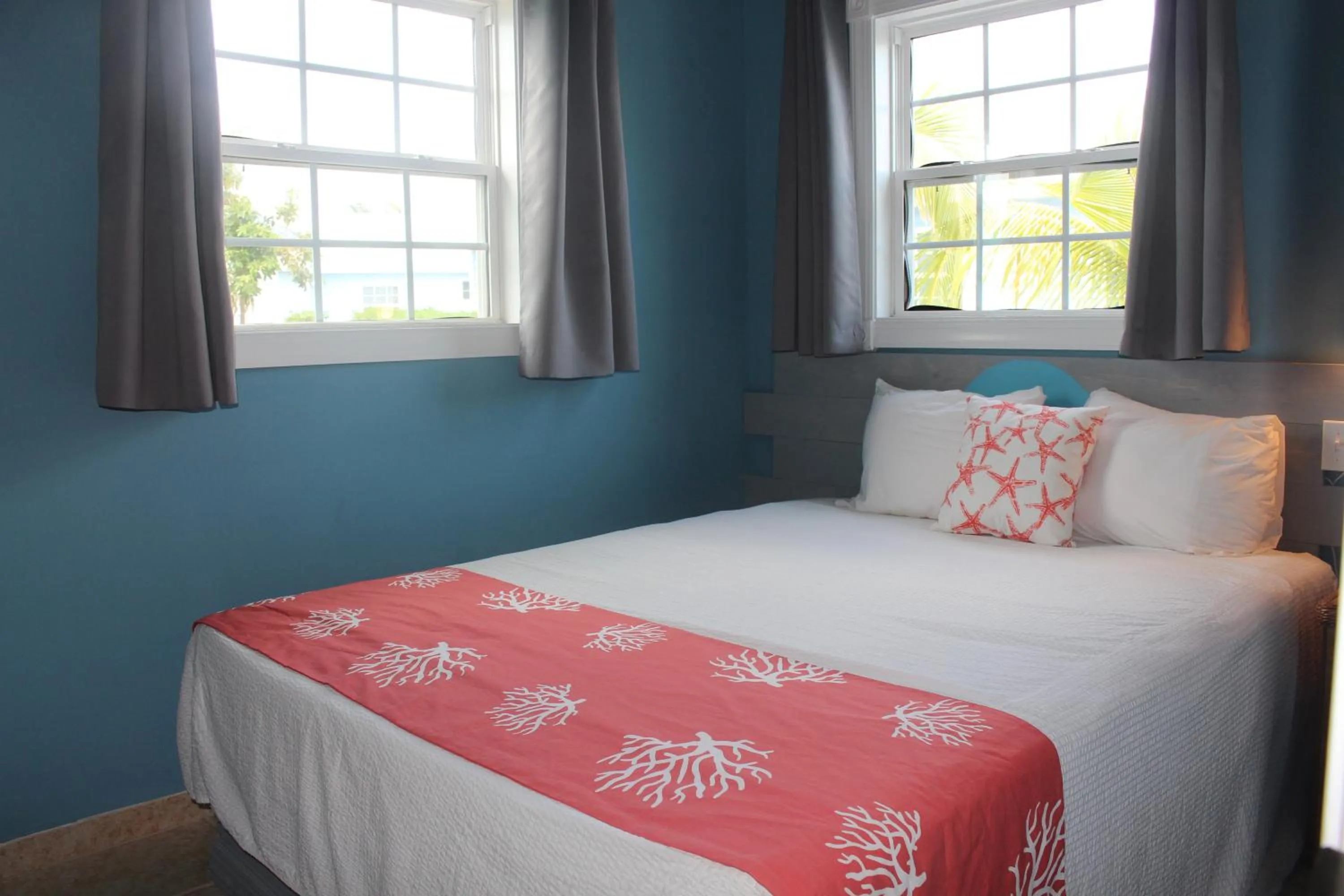 Bed in Hideaways Exuma