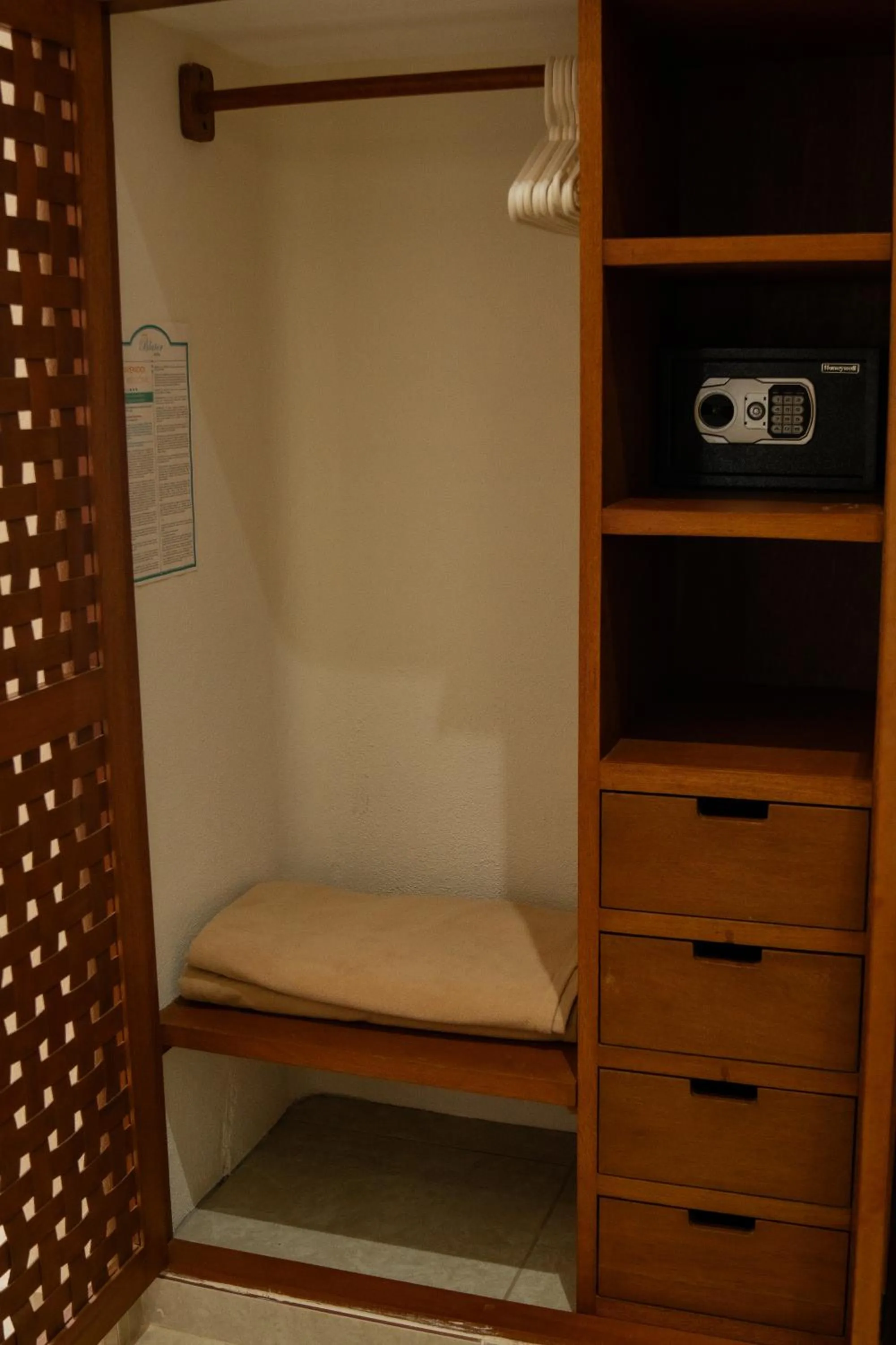 safe in Hotel Blater