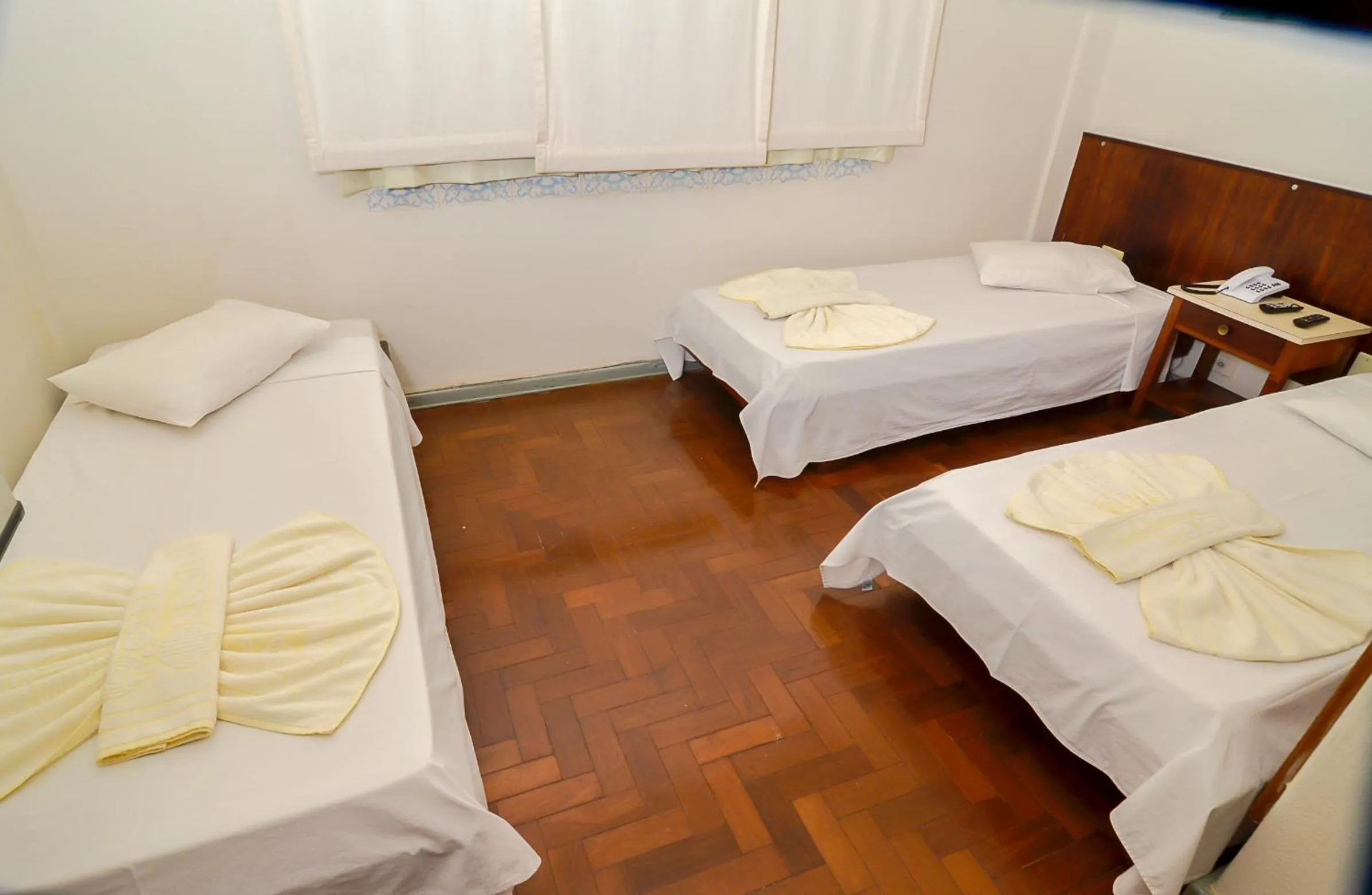 Triple Room with Private Bathroom in Hotel Indaiá