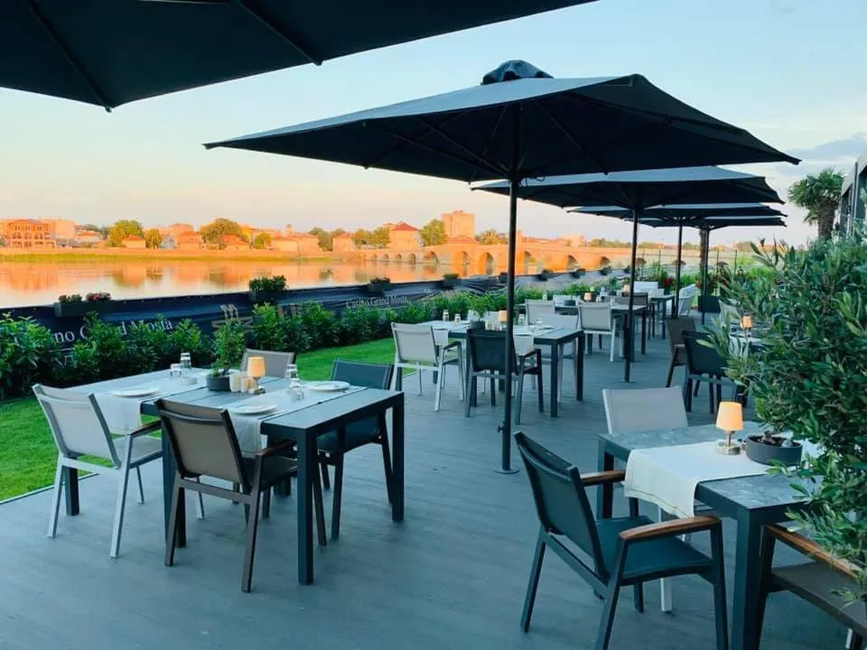 Restaurant/places to eat in Merit Grand Mosta Spa Hotel & Casino