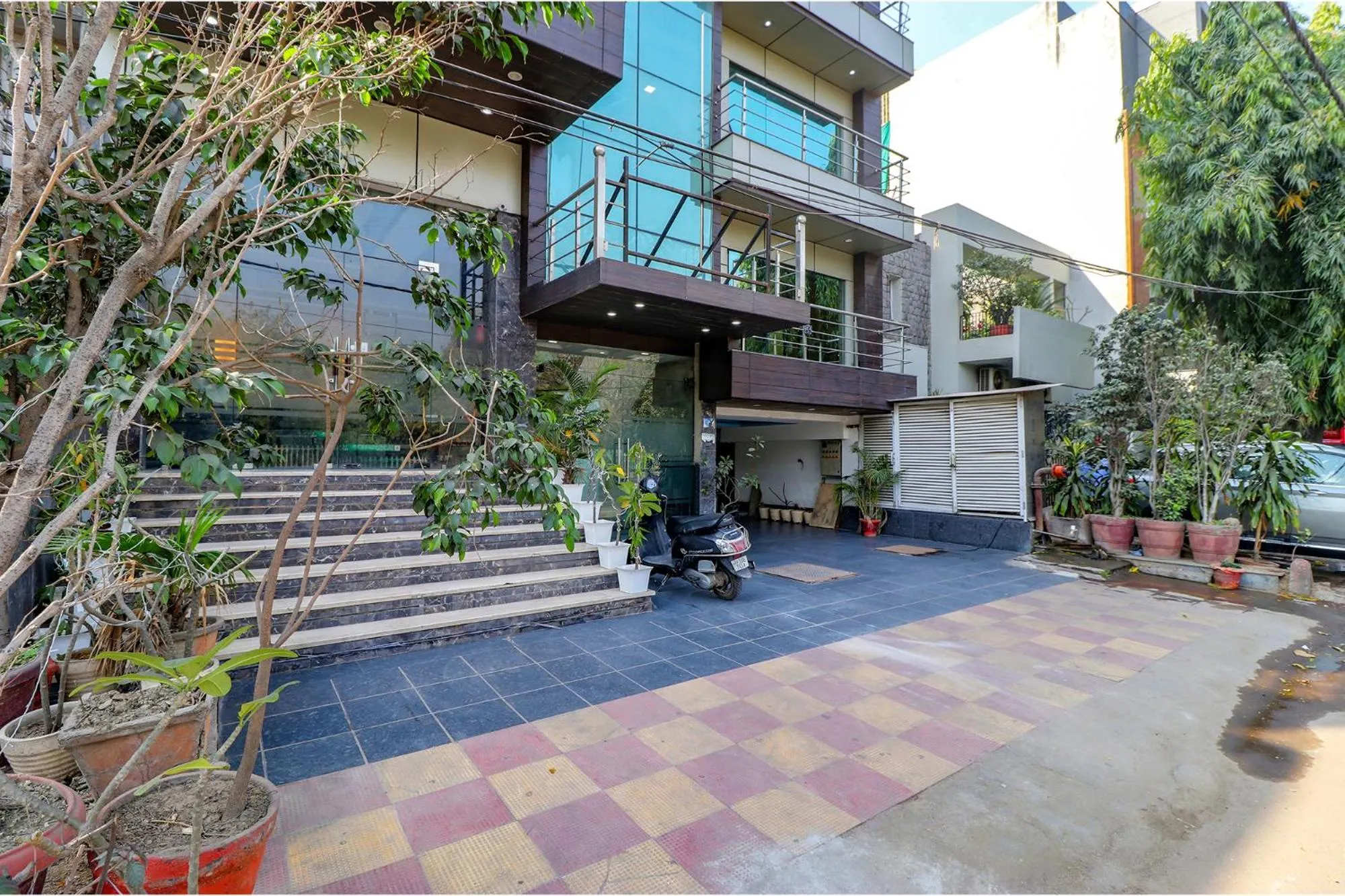 Facade/entrance in FabHotel Admire Suites