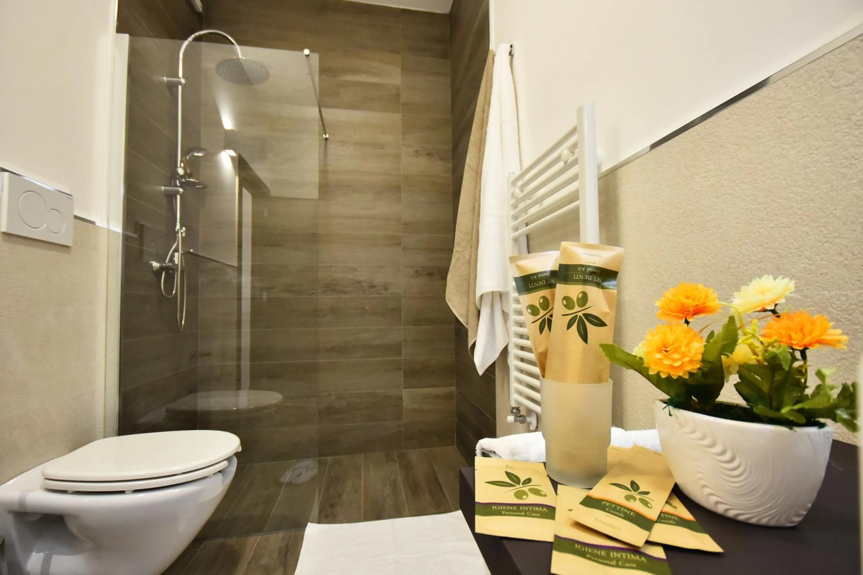 Shower in Borgo Fiorito Relais