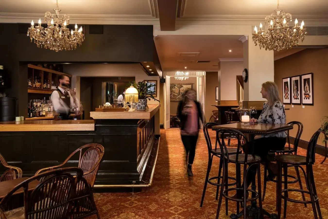 Lounge or bar in Hadley's Orient Hotel Lounge or bar in Hadley's Orient Hotel