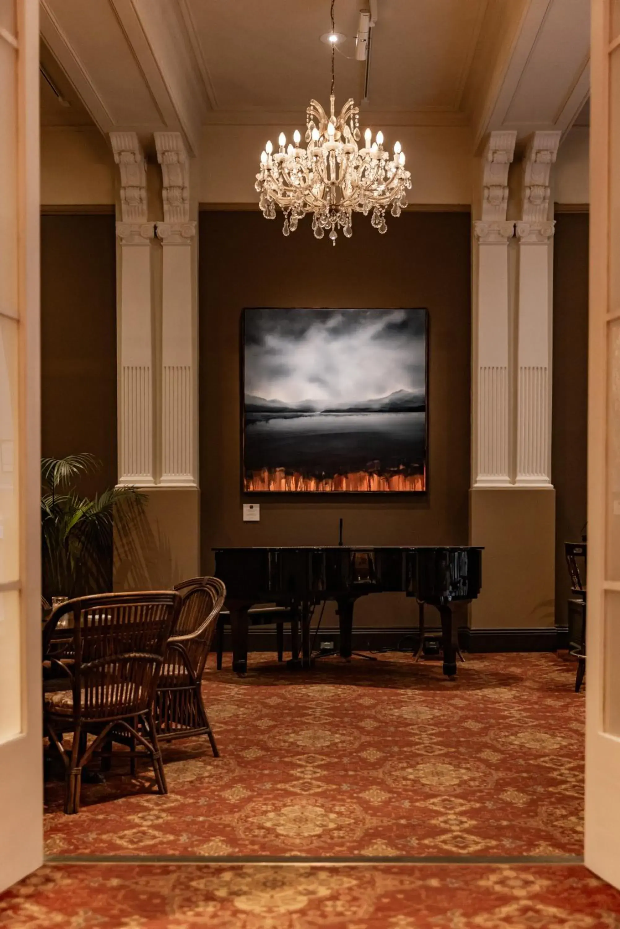 Lounge or bar in Hadley's Orient Hotel Lounge or bar in Hadley's Orient Hotel