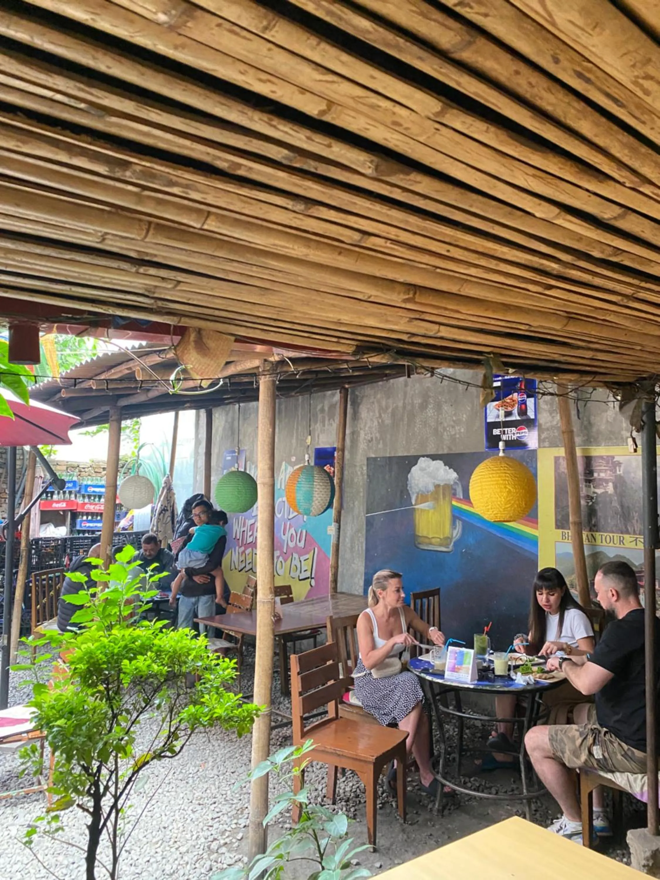 Restaurant/places to eat in Hotel Discovery Inn